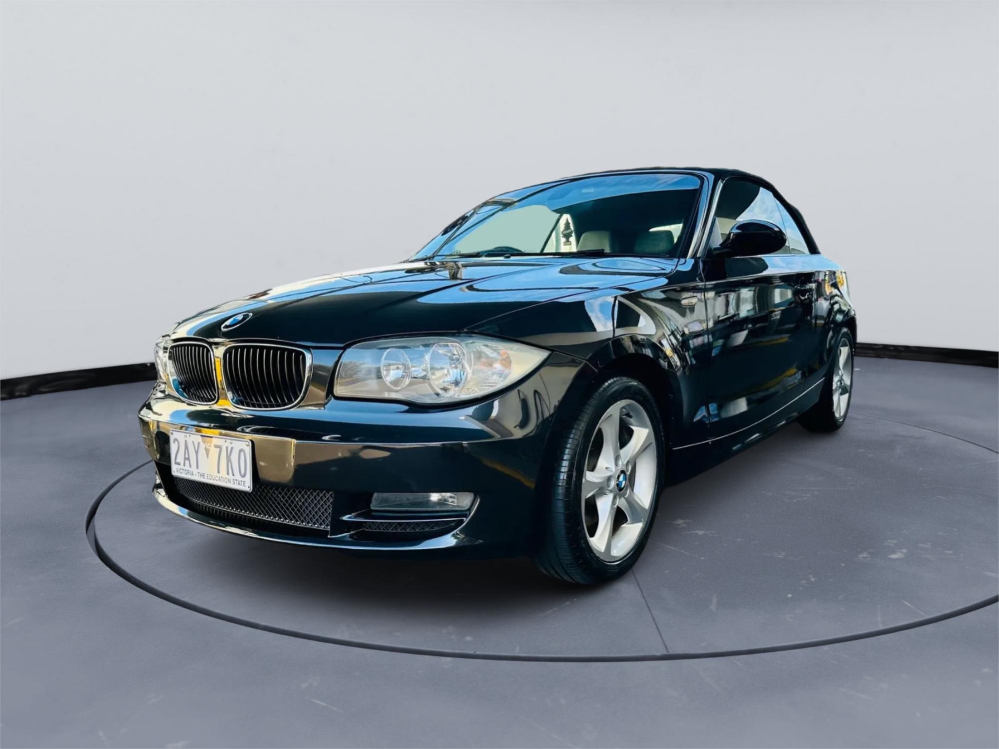
								2009 BMW 1 20i full									