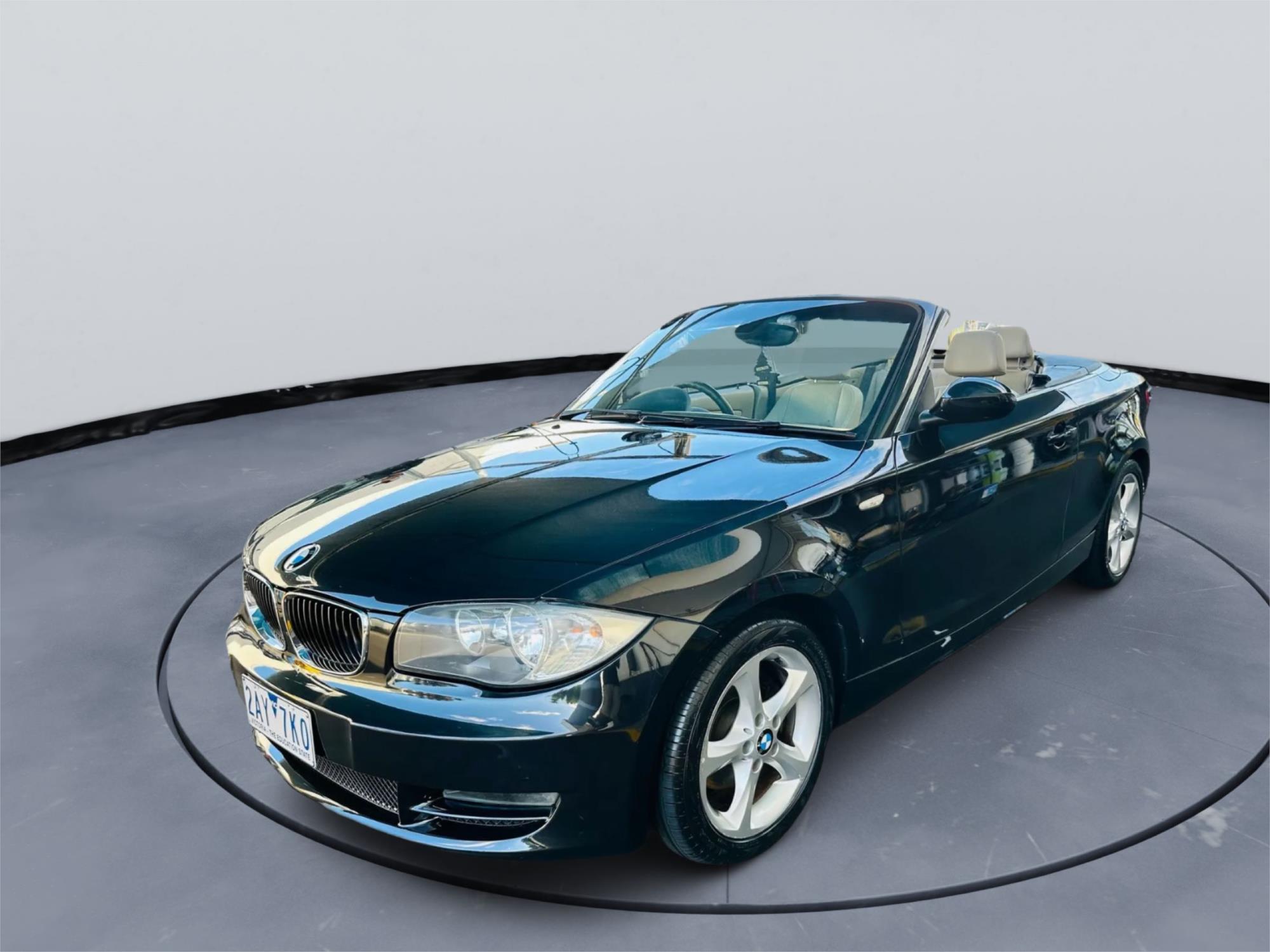 
								2009 BMW 1 20i full									