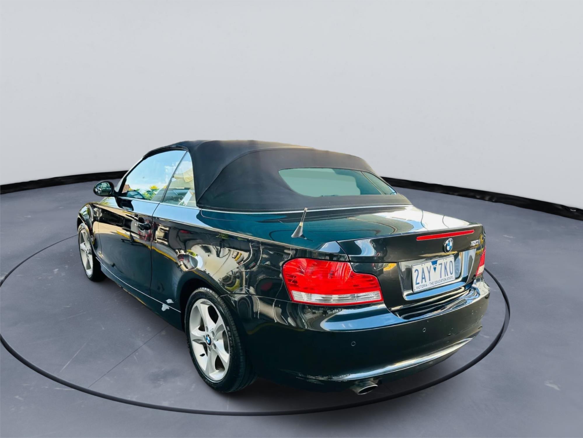 
								2009 BMW 1 20i full									