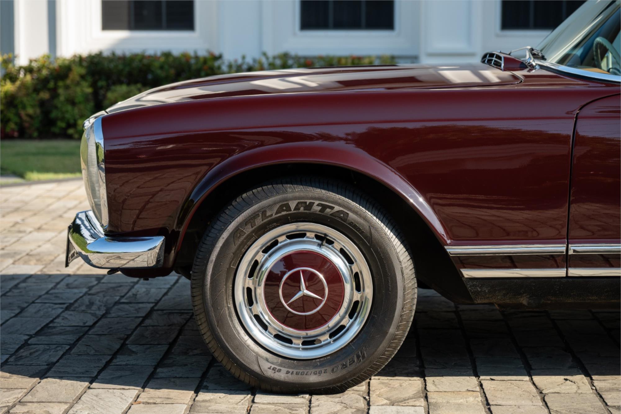 
								1968 MERCEDES-BENZ 280SL 280SL full									