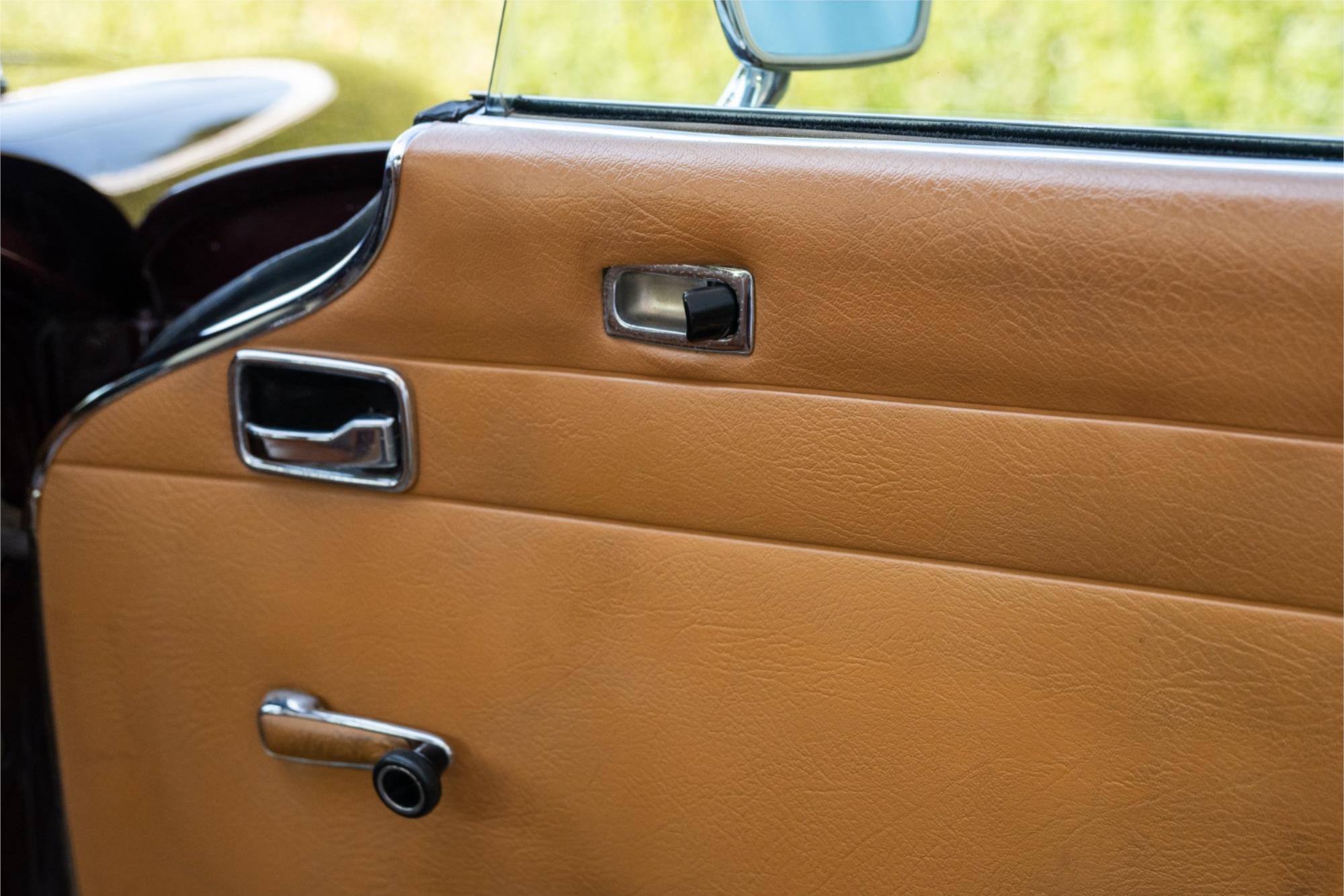 
								1968 MERCEDES-BENZ 280SL 280SL full									