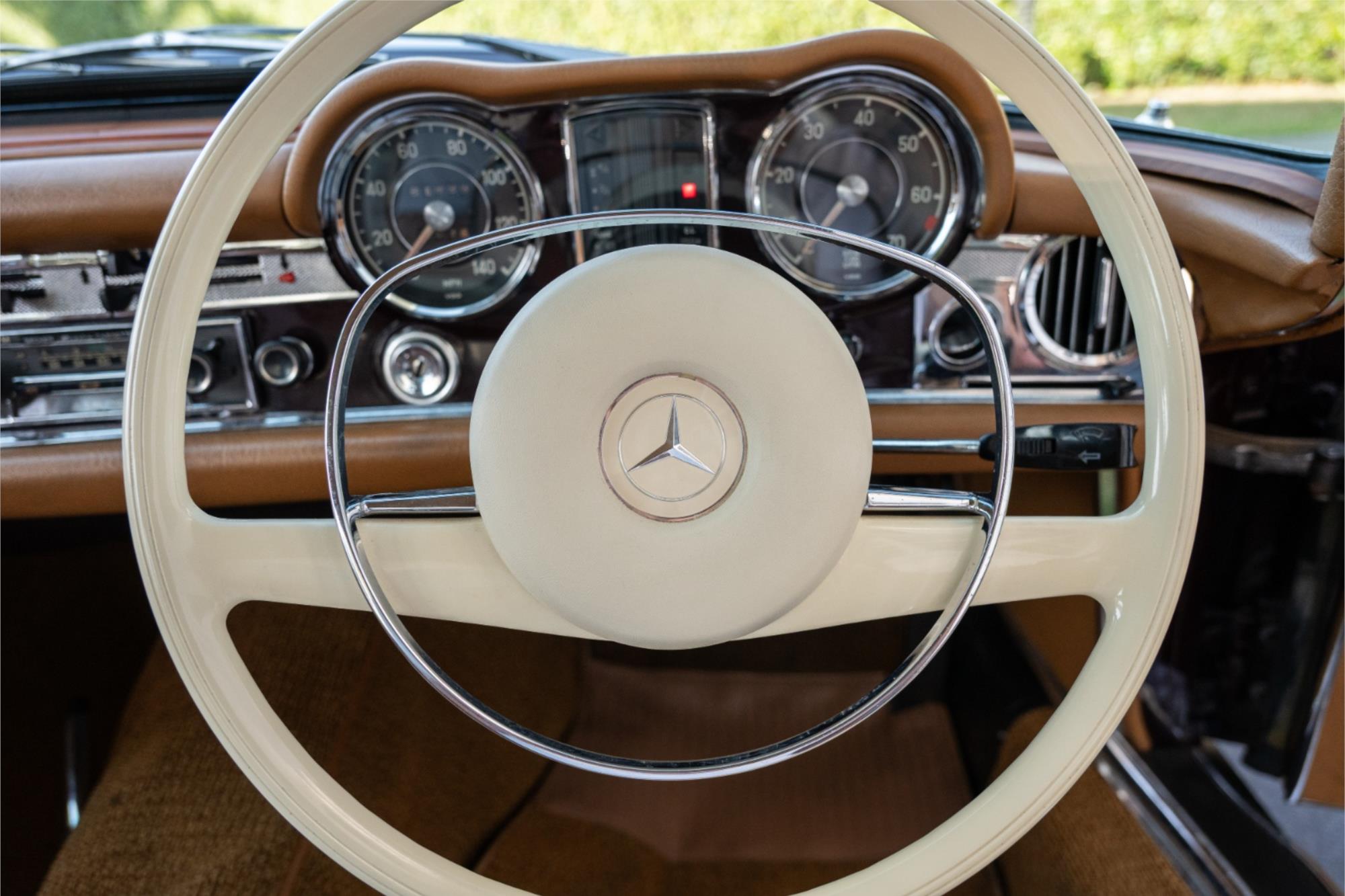 
								1968 MERCEDES-BENZ 280SL 280SL full									