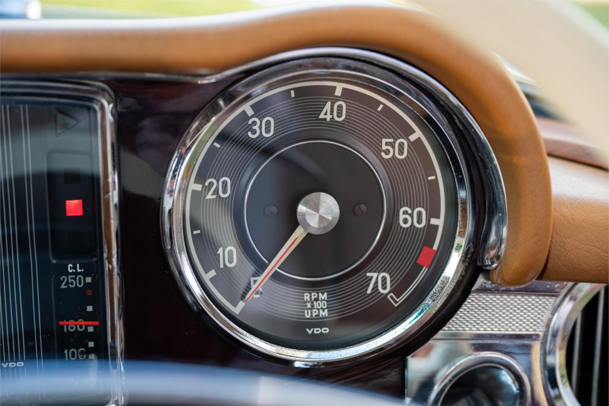 
								1968 MERCEDES-BENZ 280SL 280SL full									