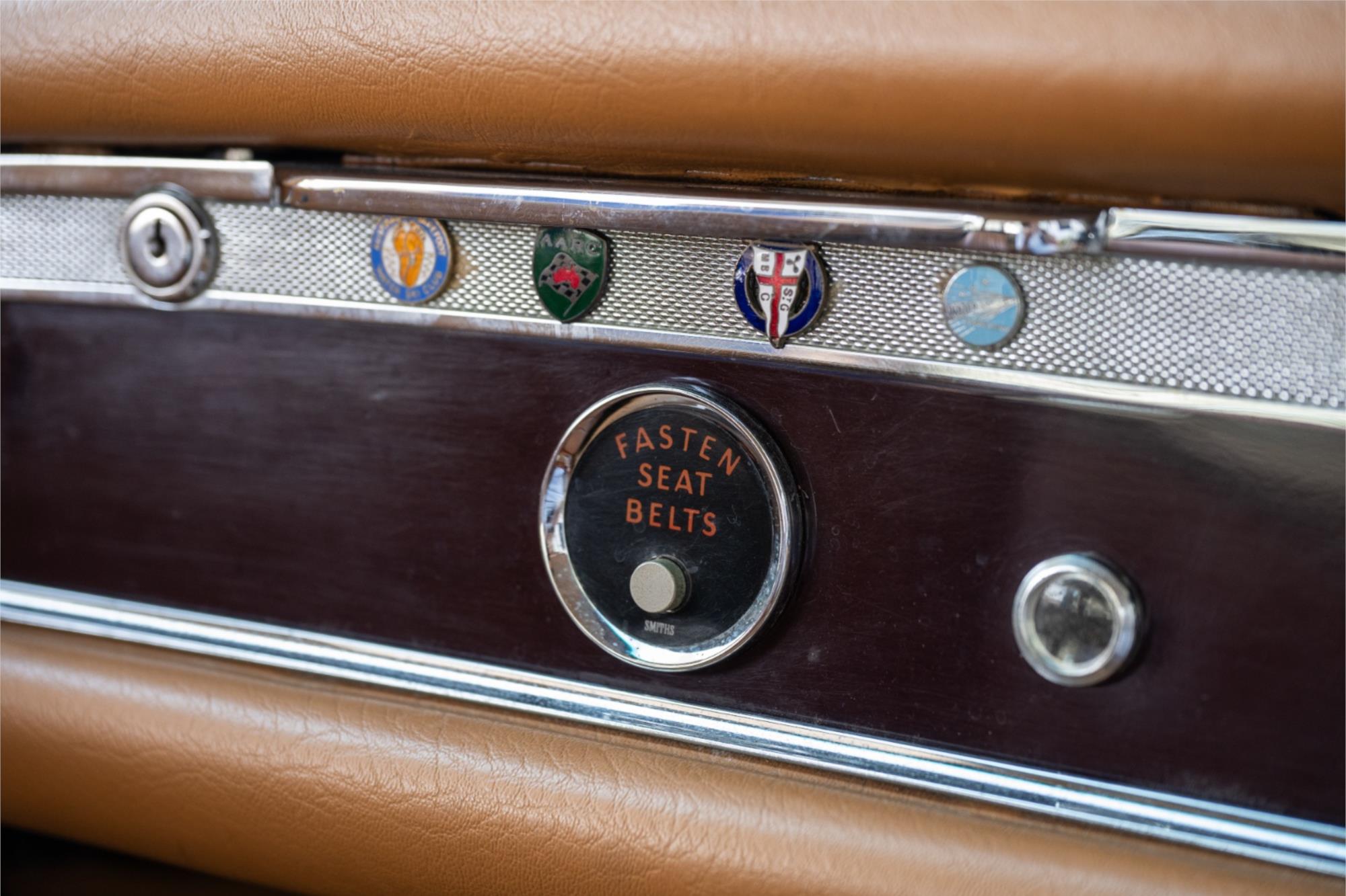 
								1968 MERCEDES-BENZ 280SL 280SL full									