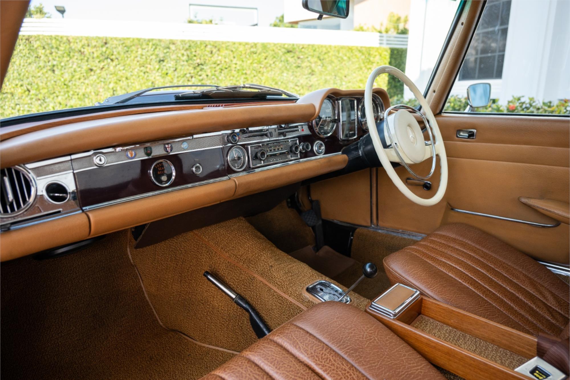 
								1968 MERCEDES-BENZ 280SL 280SL full									