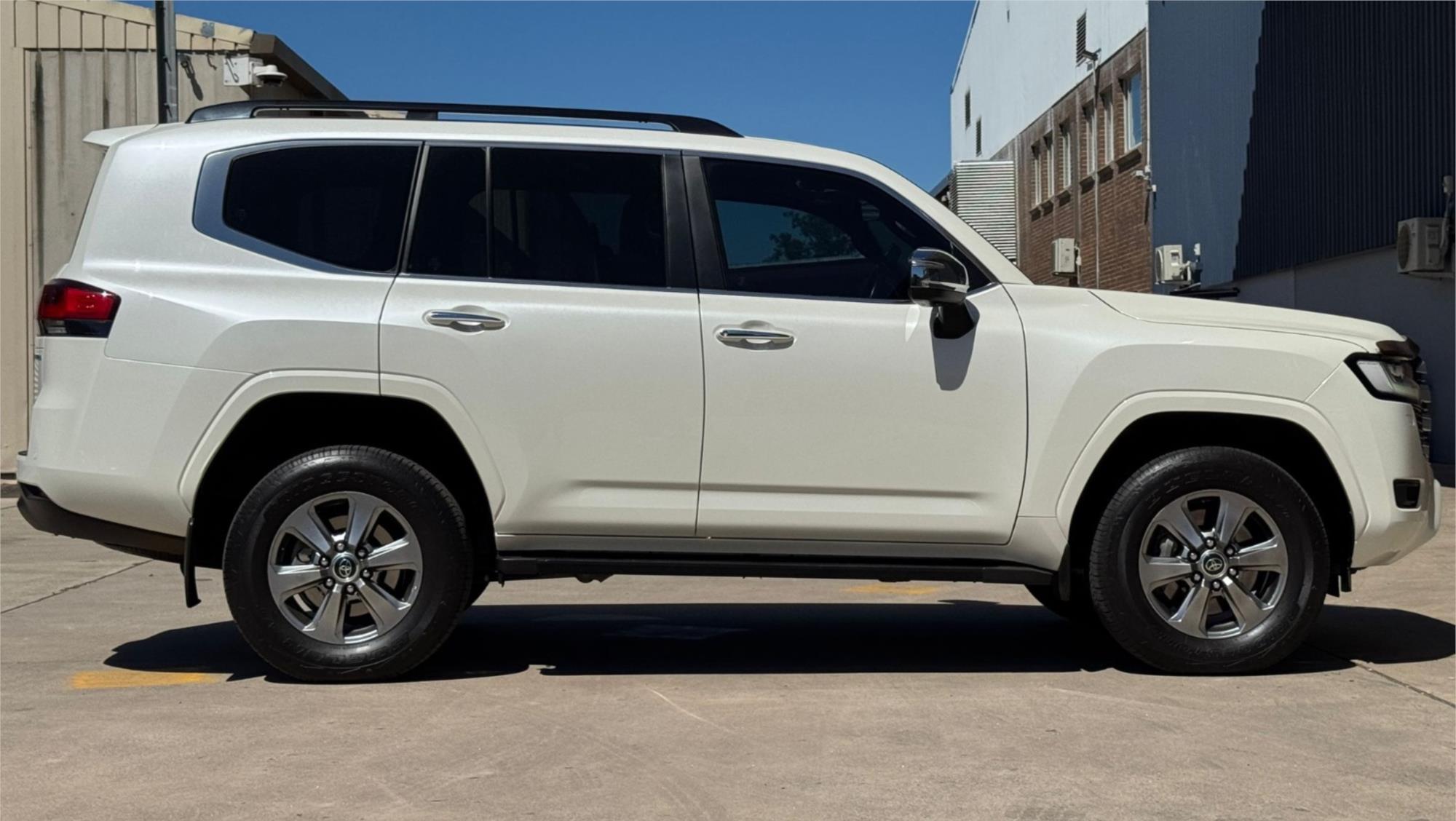
								2022 Toyota Landcruiser Sahara full									