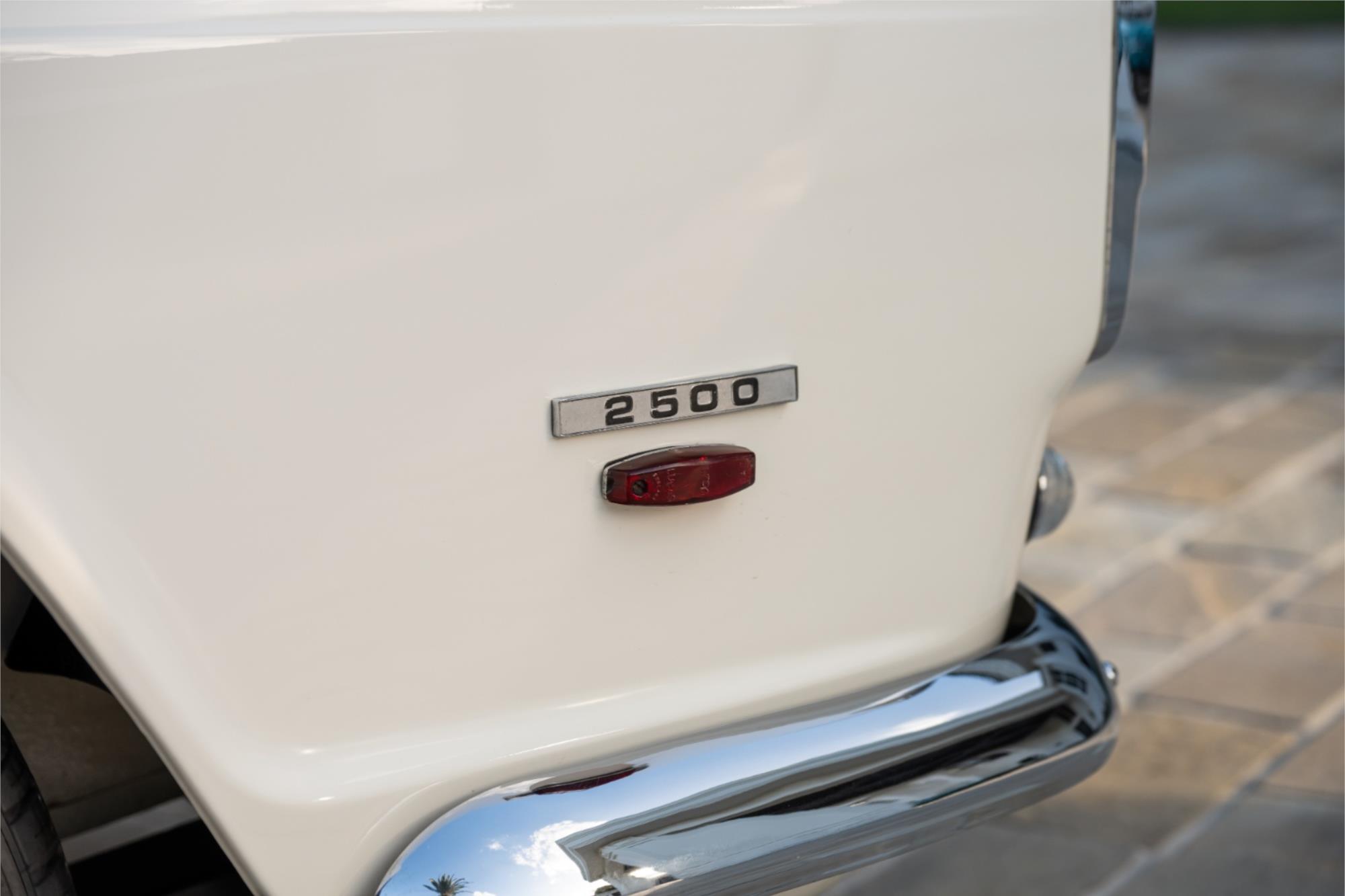 
								1968 TRIUMPH TR 5 full									