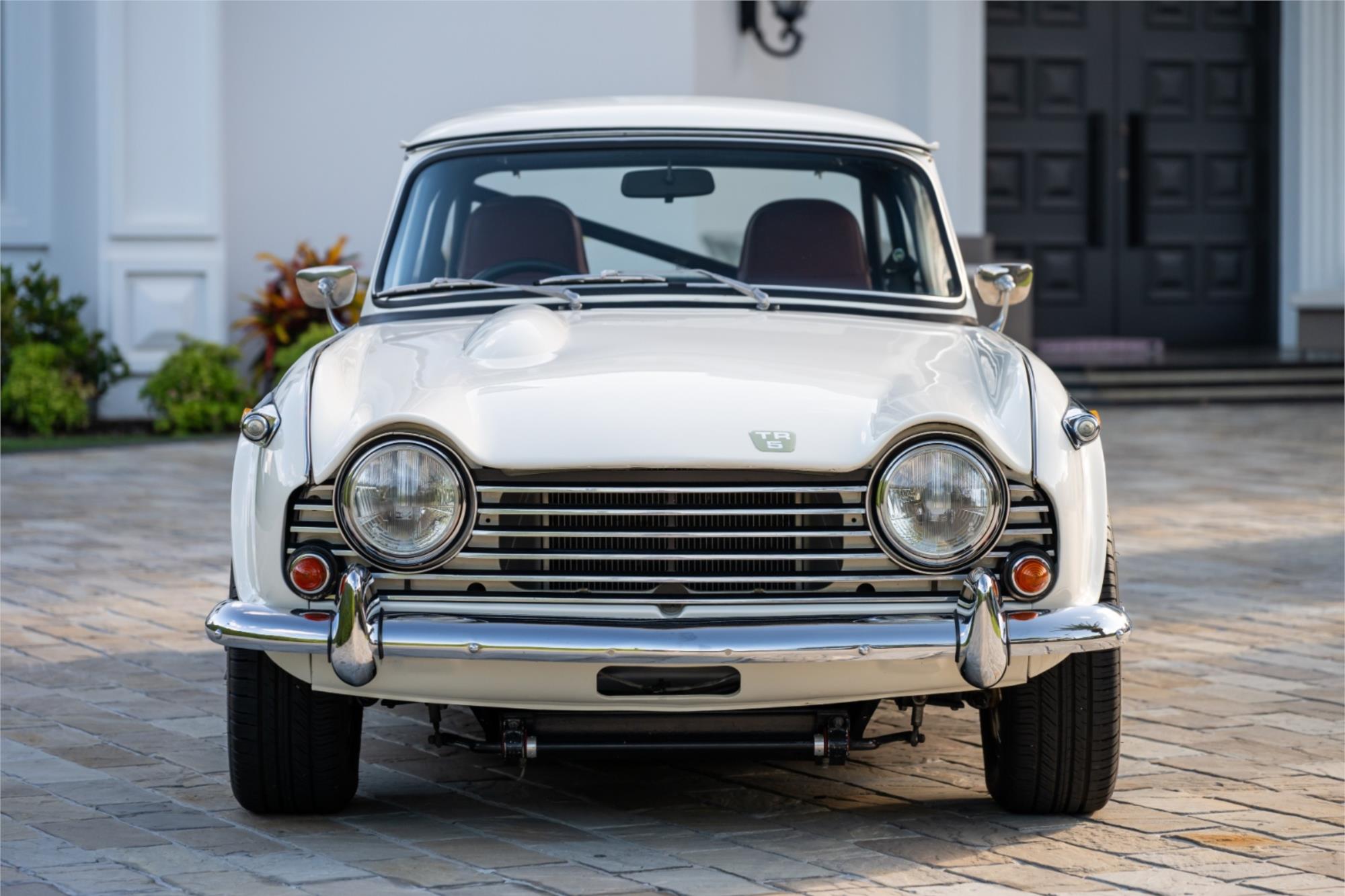 
								1968 TRIUMPH TR 5 full									