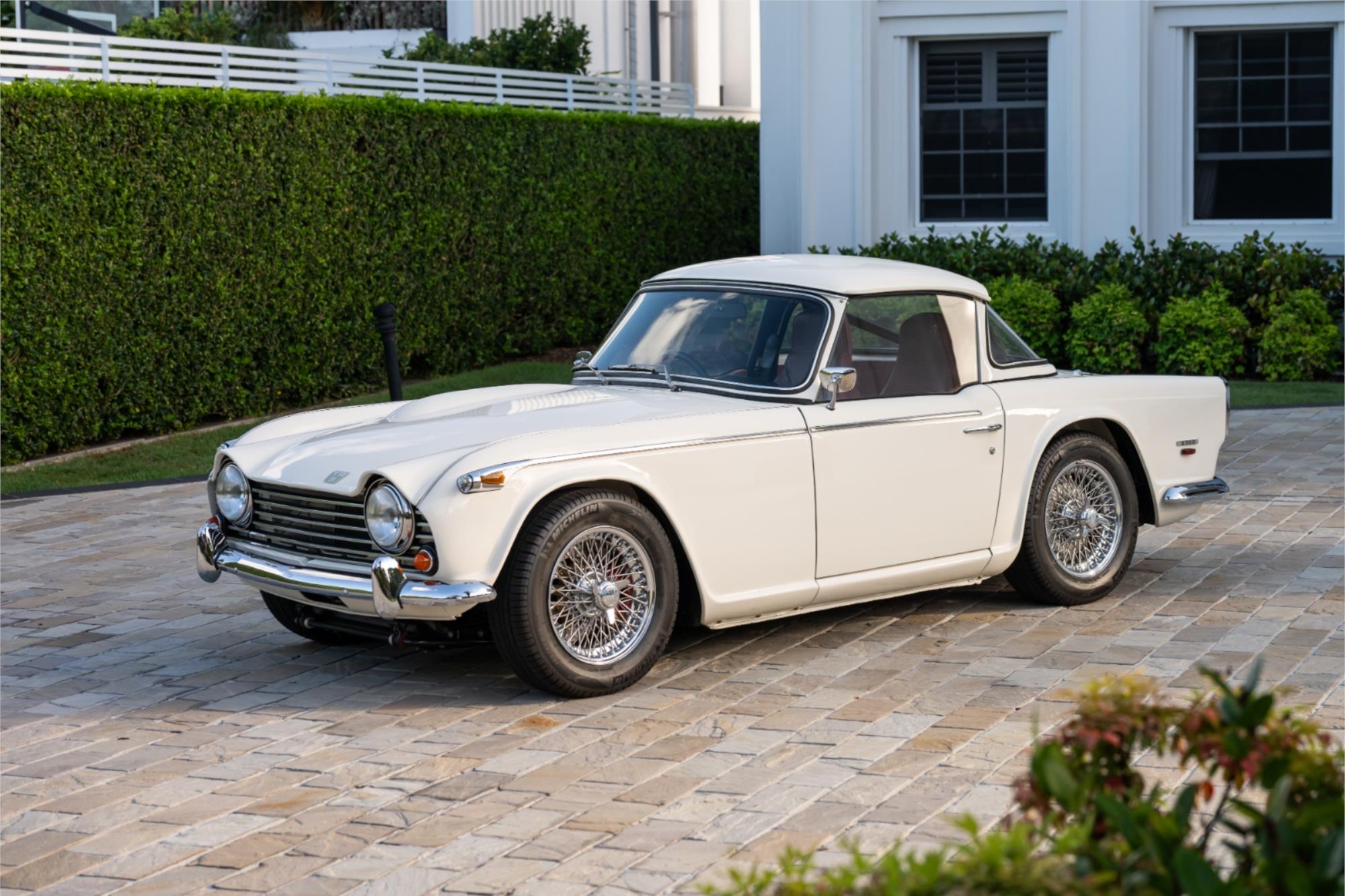 
								1968 TRIUMPH TR 5 full									