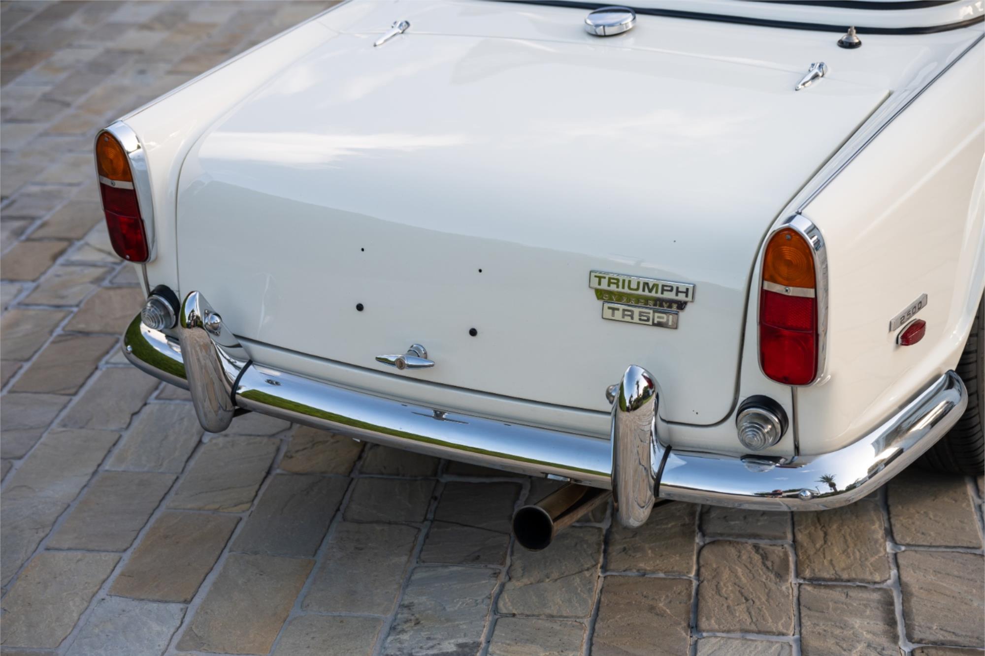 
								1968 TRIUMPH TR 5 full									