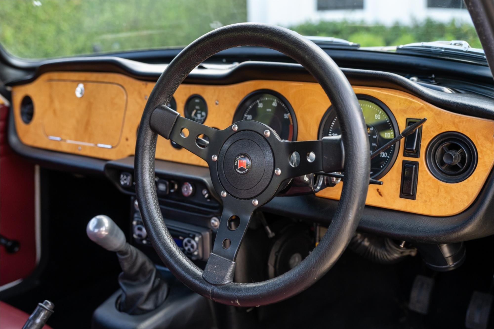 
								1968 TRIUMPH TR 5 full									