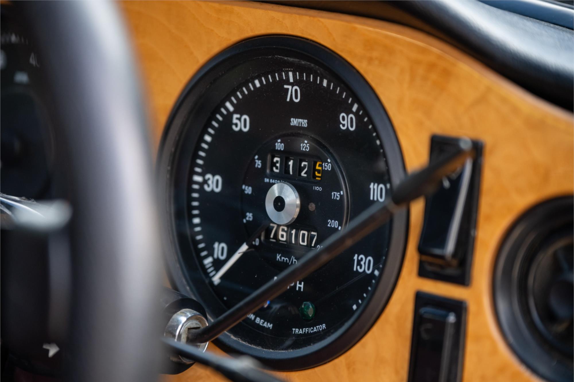 
								1968 TRIUMPH TR 5 full									