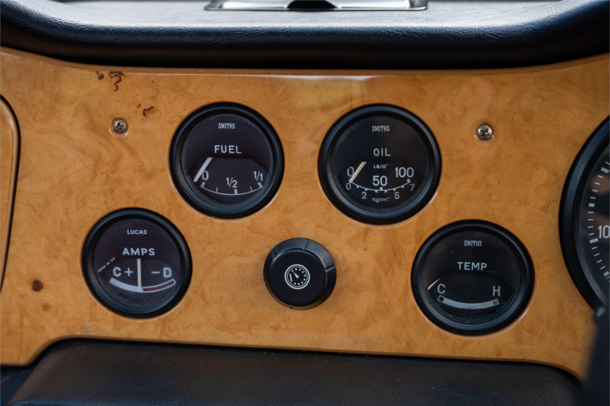 
								1968 TRIUMPH TR 5 full									