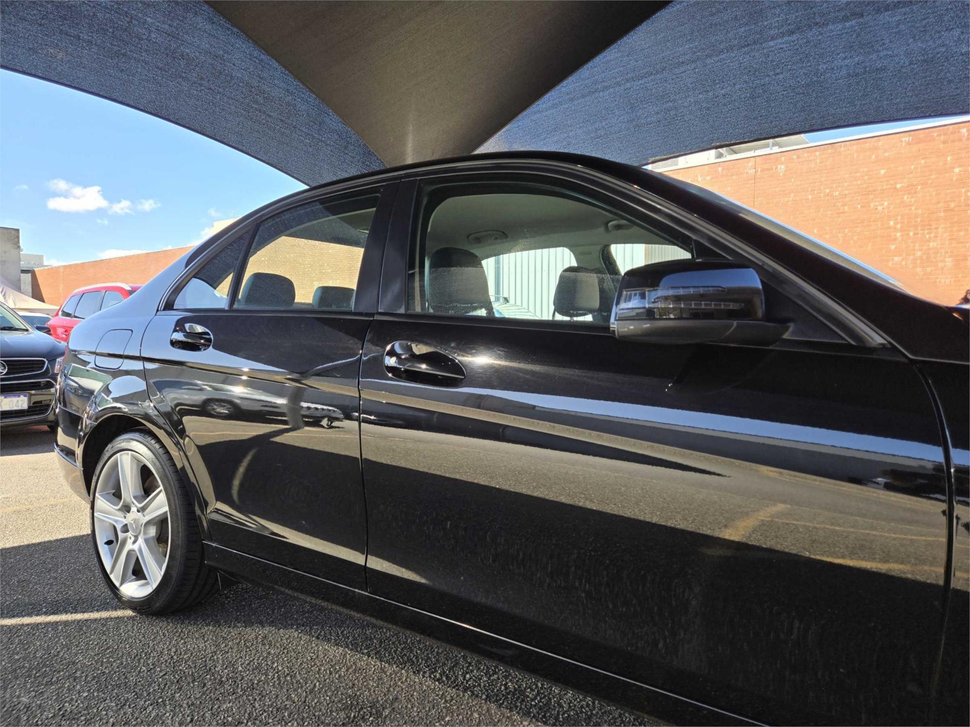 
								2010 Mercedes-Benz C-Class C200 CGI Classic full									