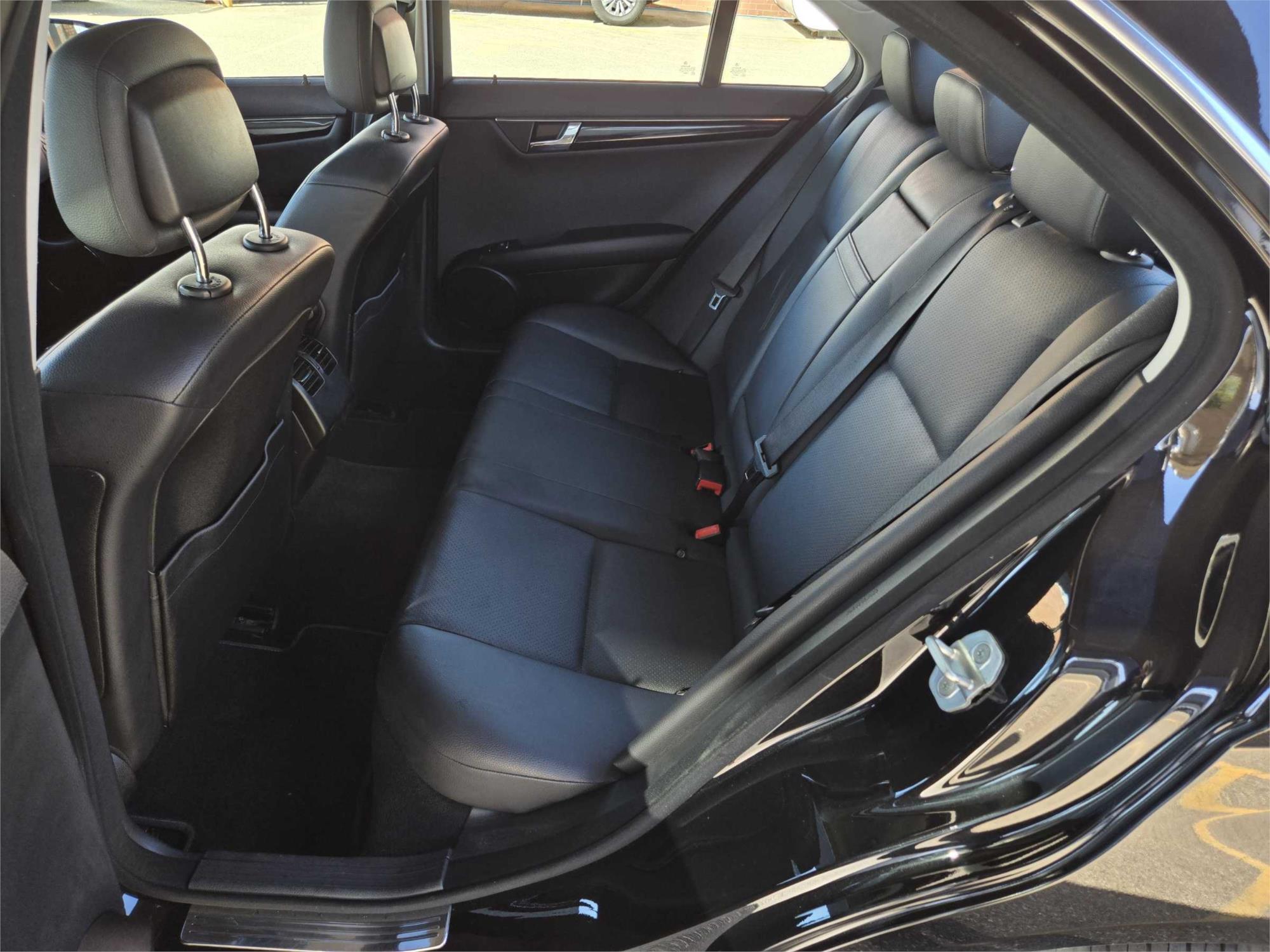 
								2010 Mercedes-Benz C-Class C200 CGI Classic full									
