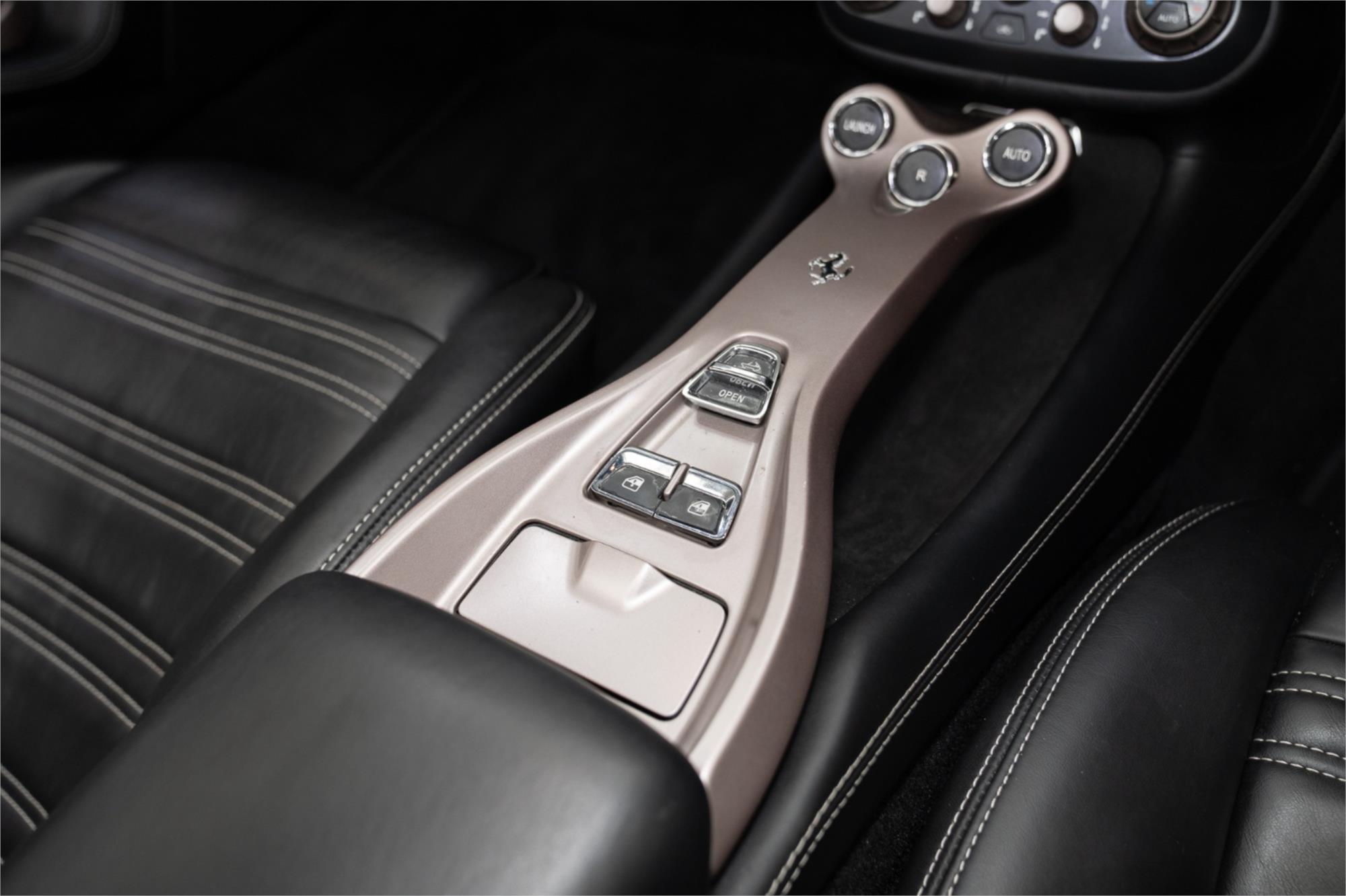 
								2012 FERRARI CALIFORNIA full									