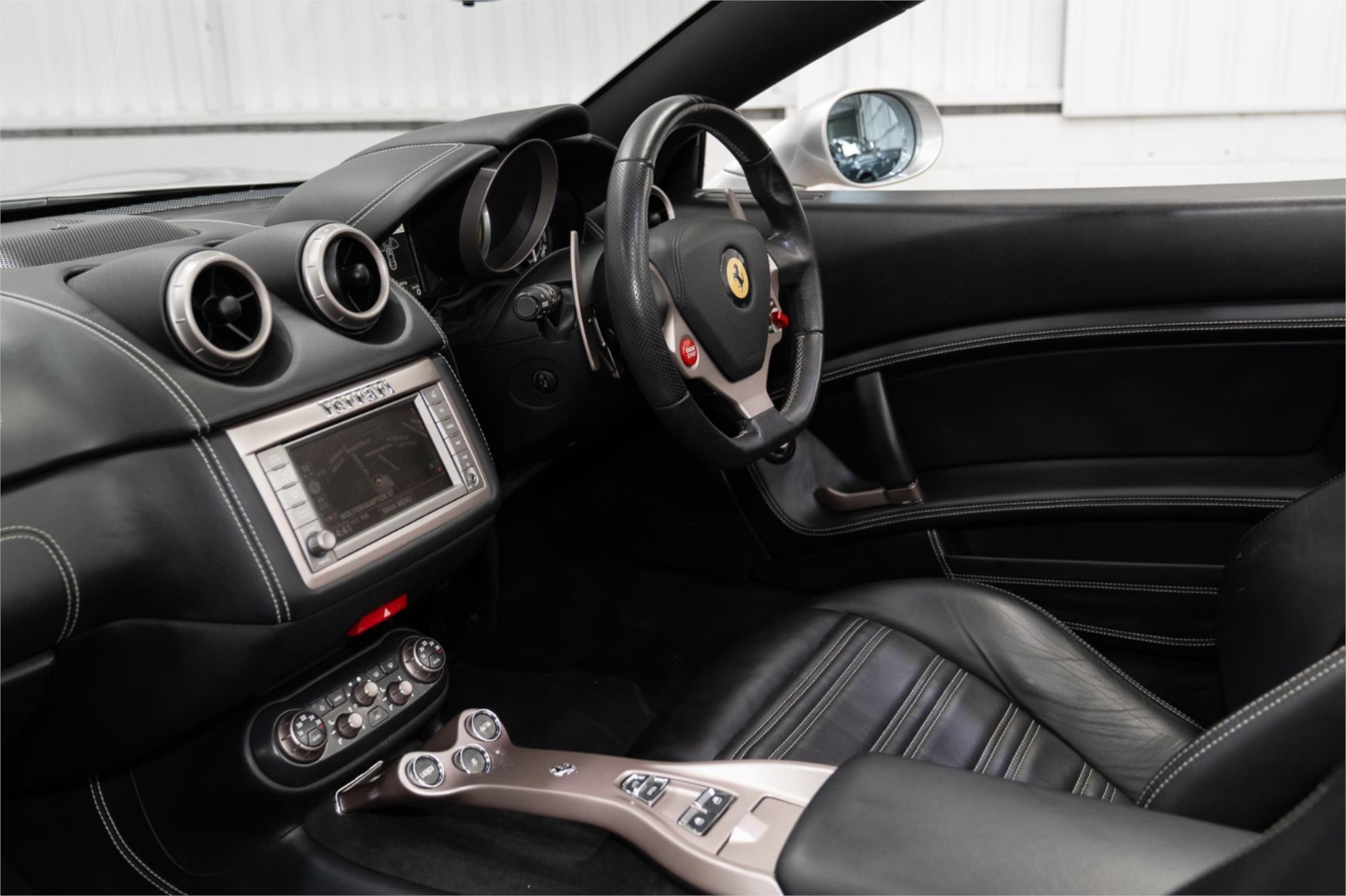 
								2012 FERRARI CALIFORNIA full									