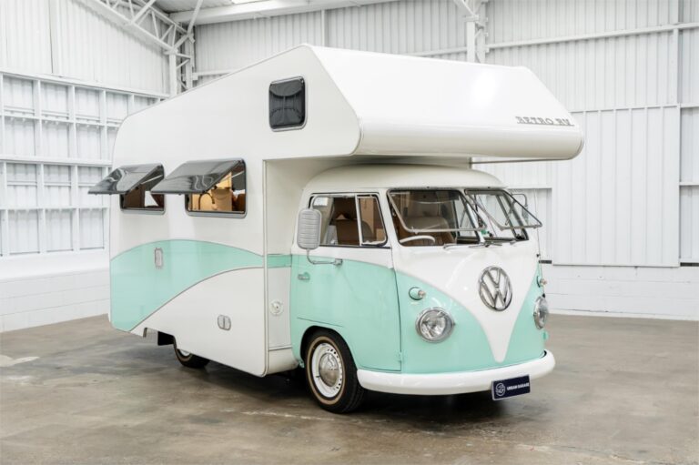 1975 VOLKSWAGEN KOMBI