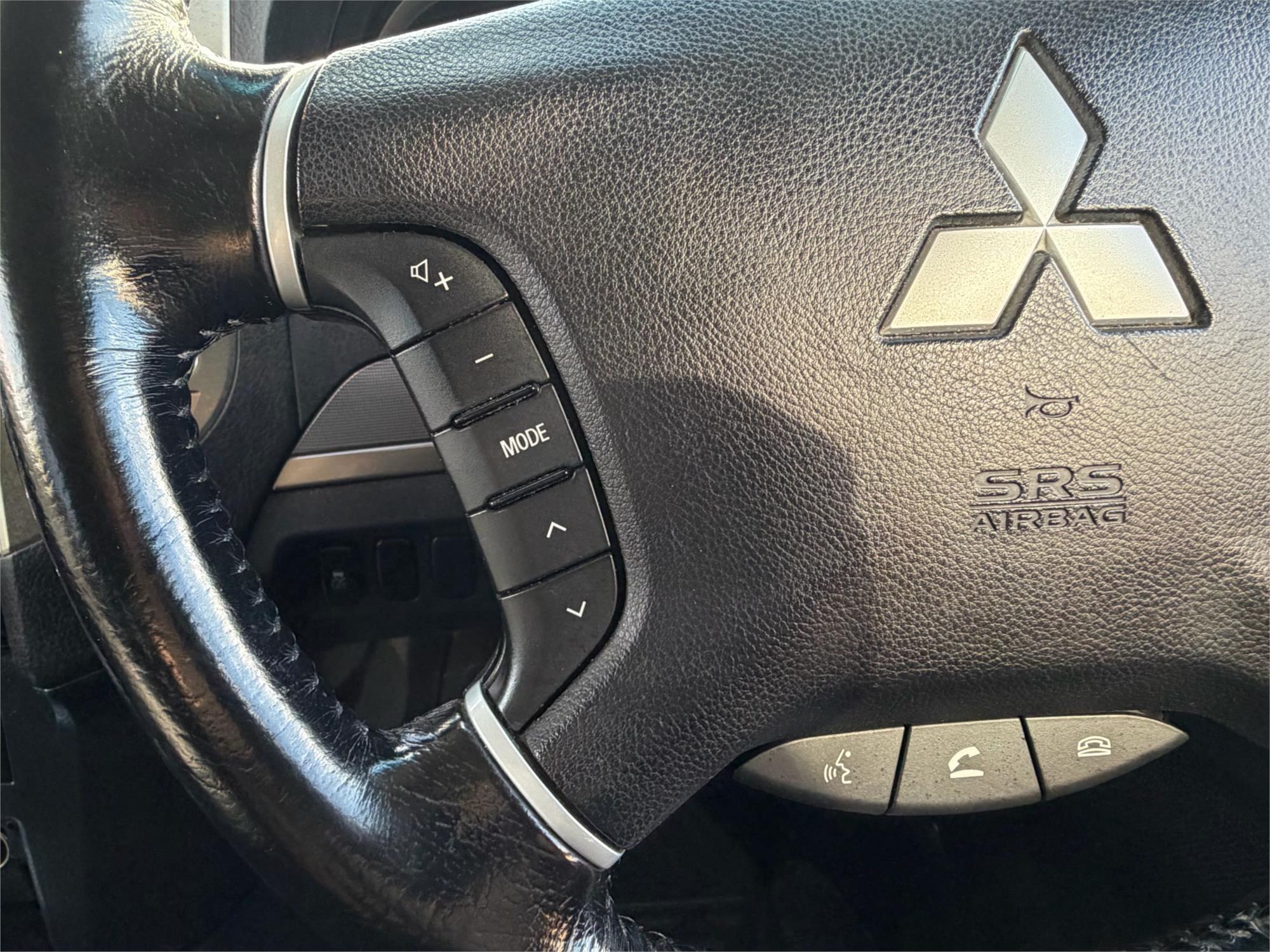 
								2016 MITSUBISHI PAJERO GLX LWB (4×4) full									