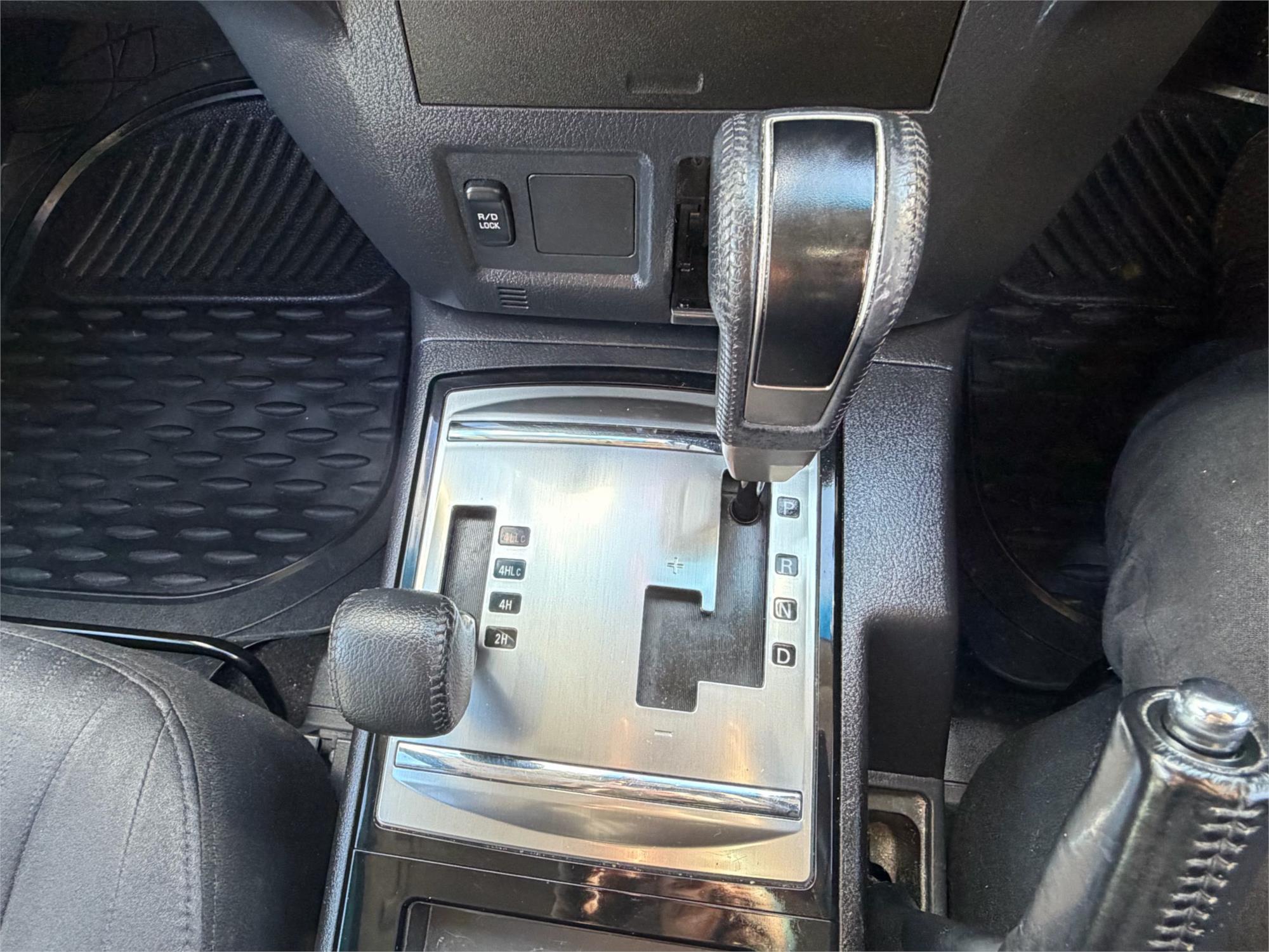 
								2016 MITSUBISHI PAJERO GLX LWB (4×4) full									
