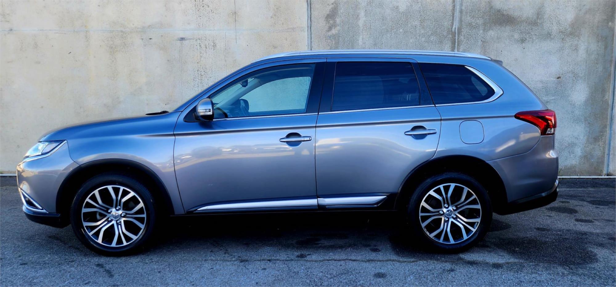
								2018 Mitsubishi Outlander LS full									