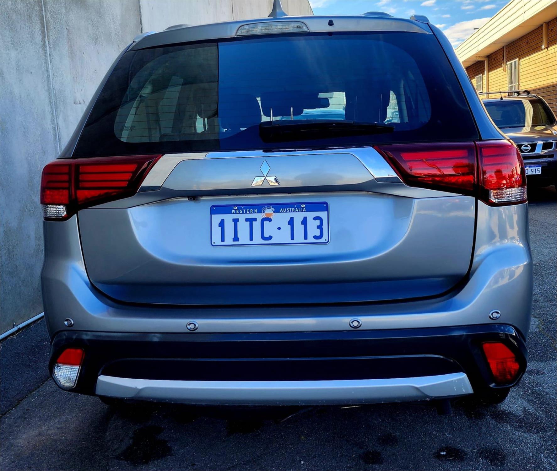 
								2018 Mitsubishi Outlander LS full									