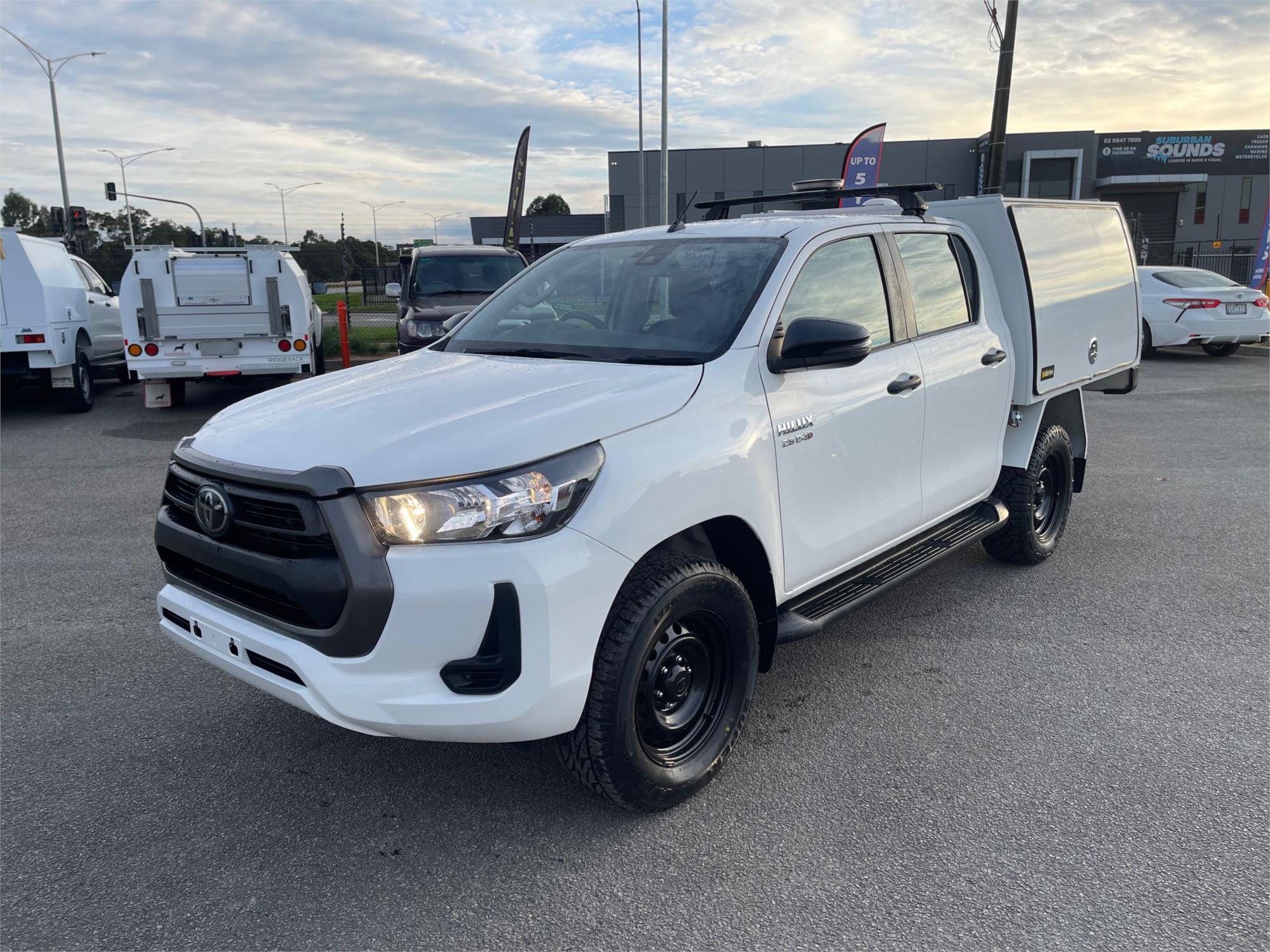 
								2021 Toyota Hilux SR full									