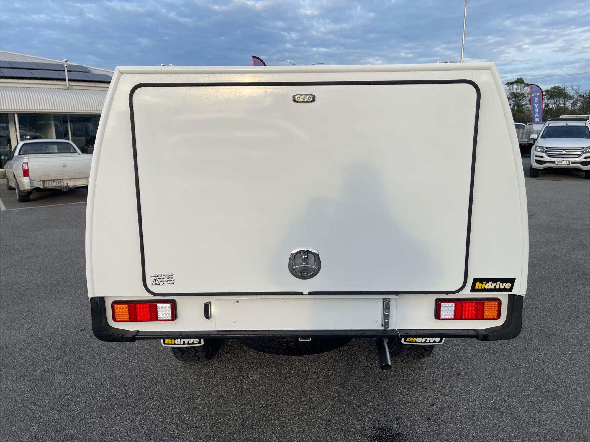 
								2021 Toyota Hilux SR full									