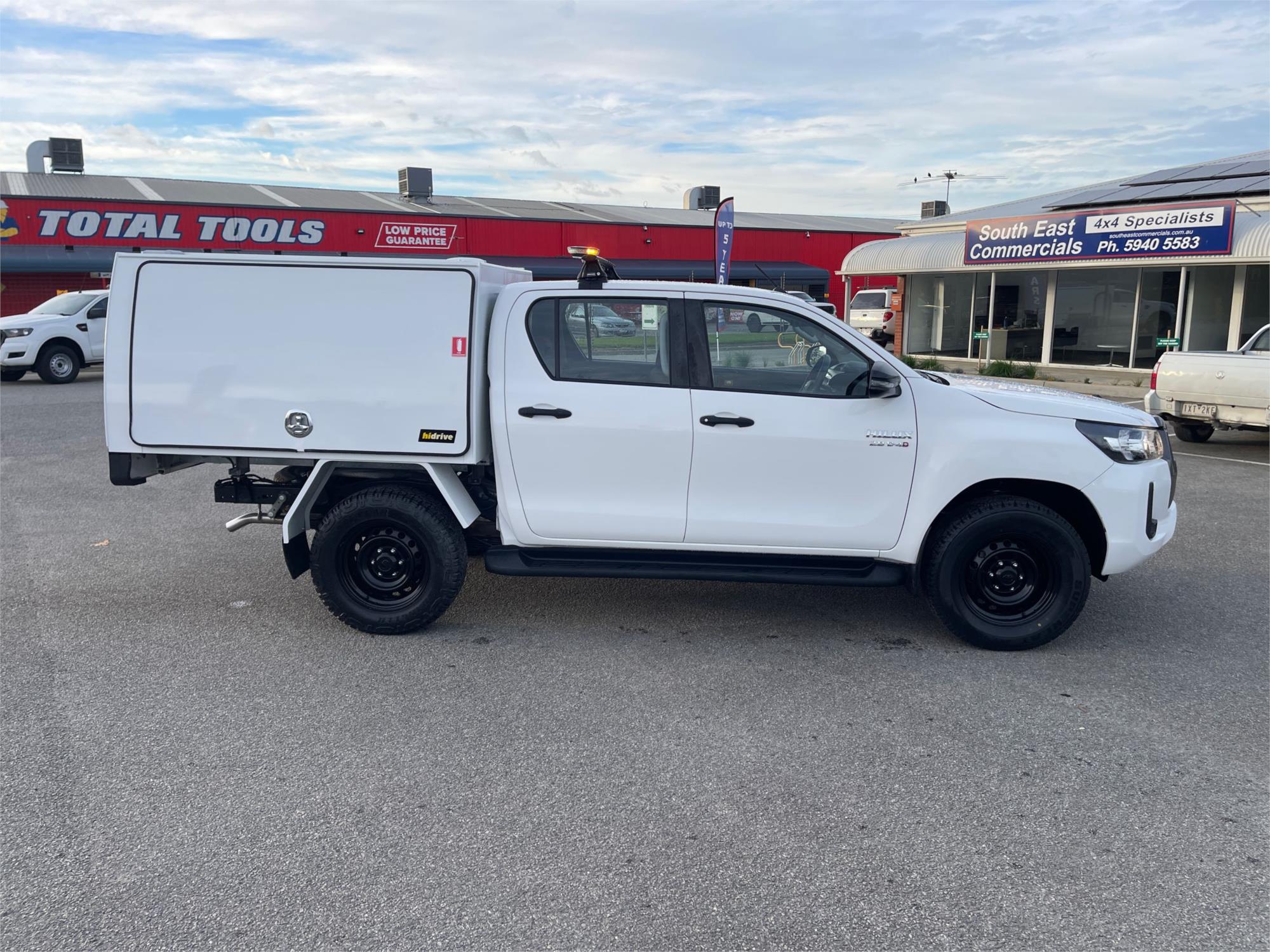 
								2021 Toyota Hilux SR full									