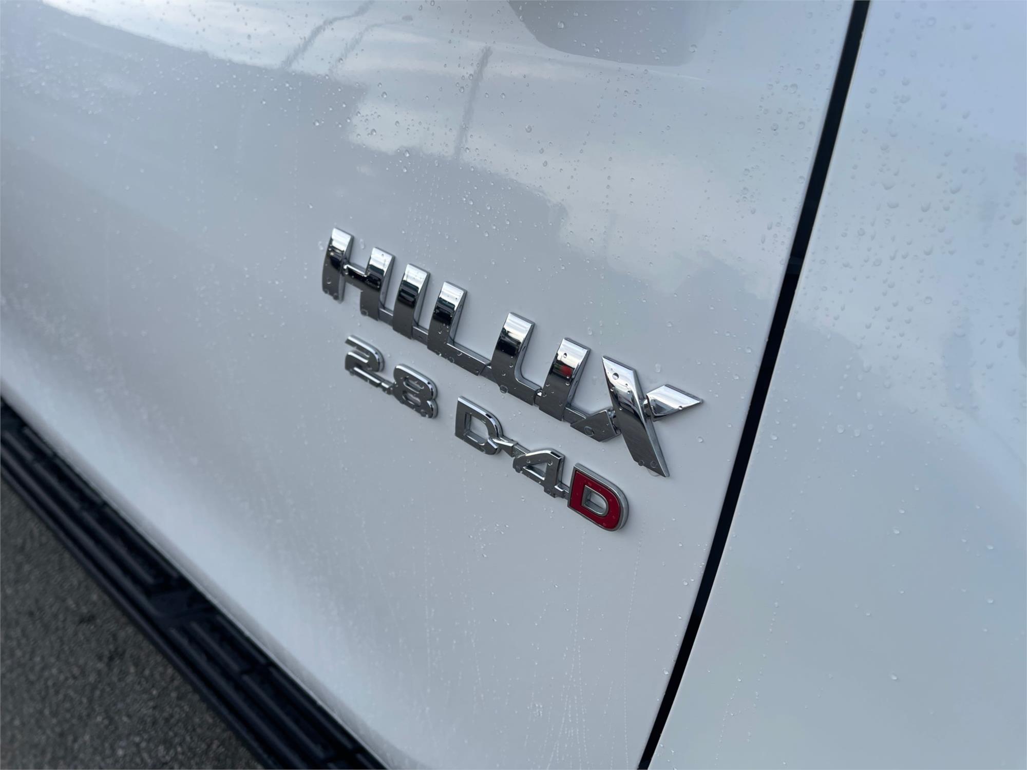 
								2021 Toyota Hilux SR full									