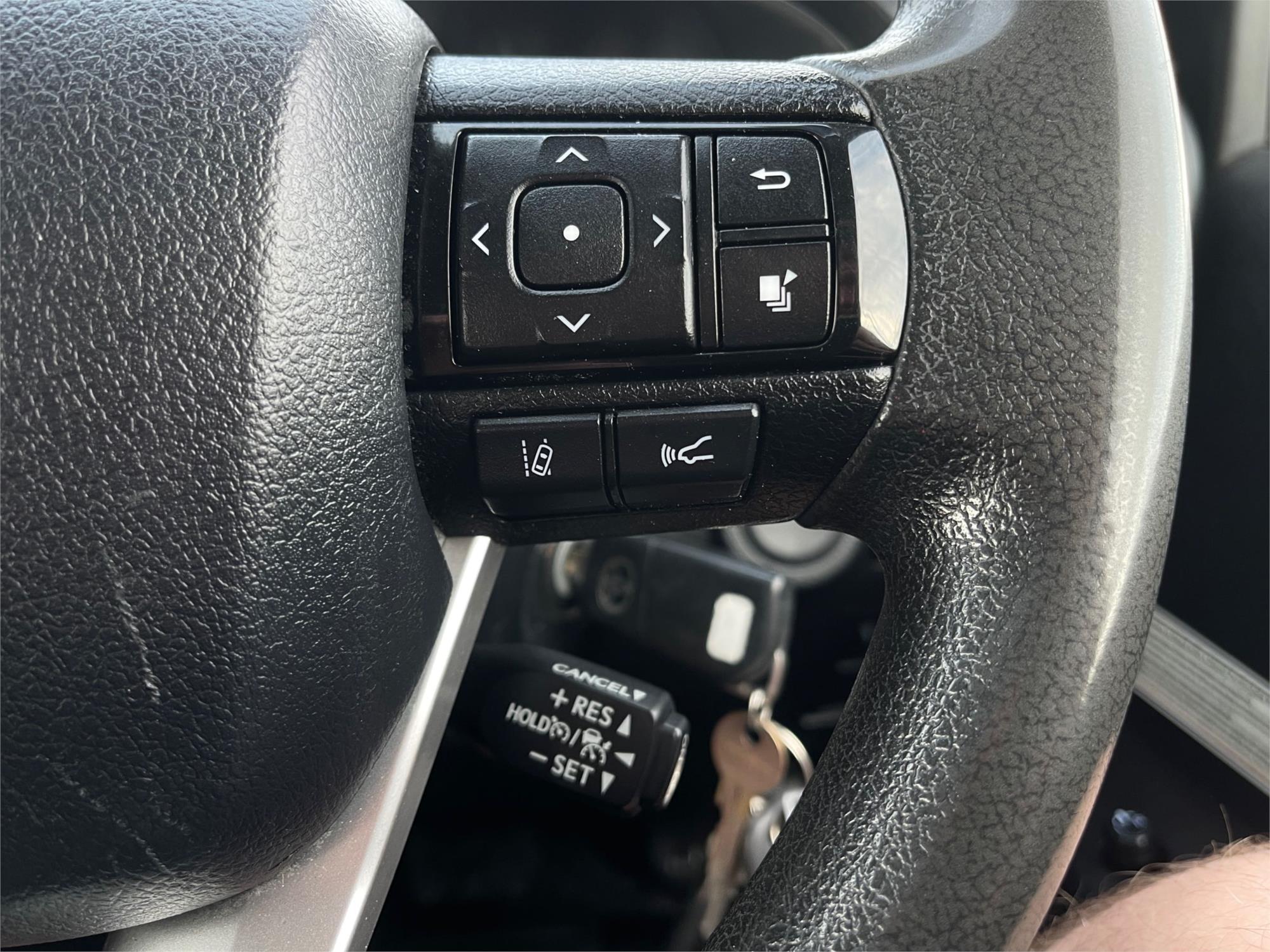 
								2021 Toyota Hilux SR full									