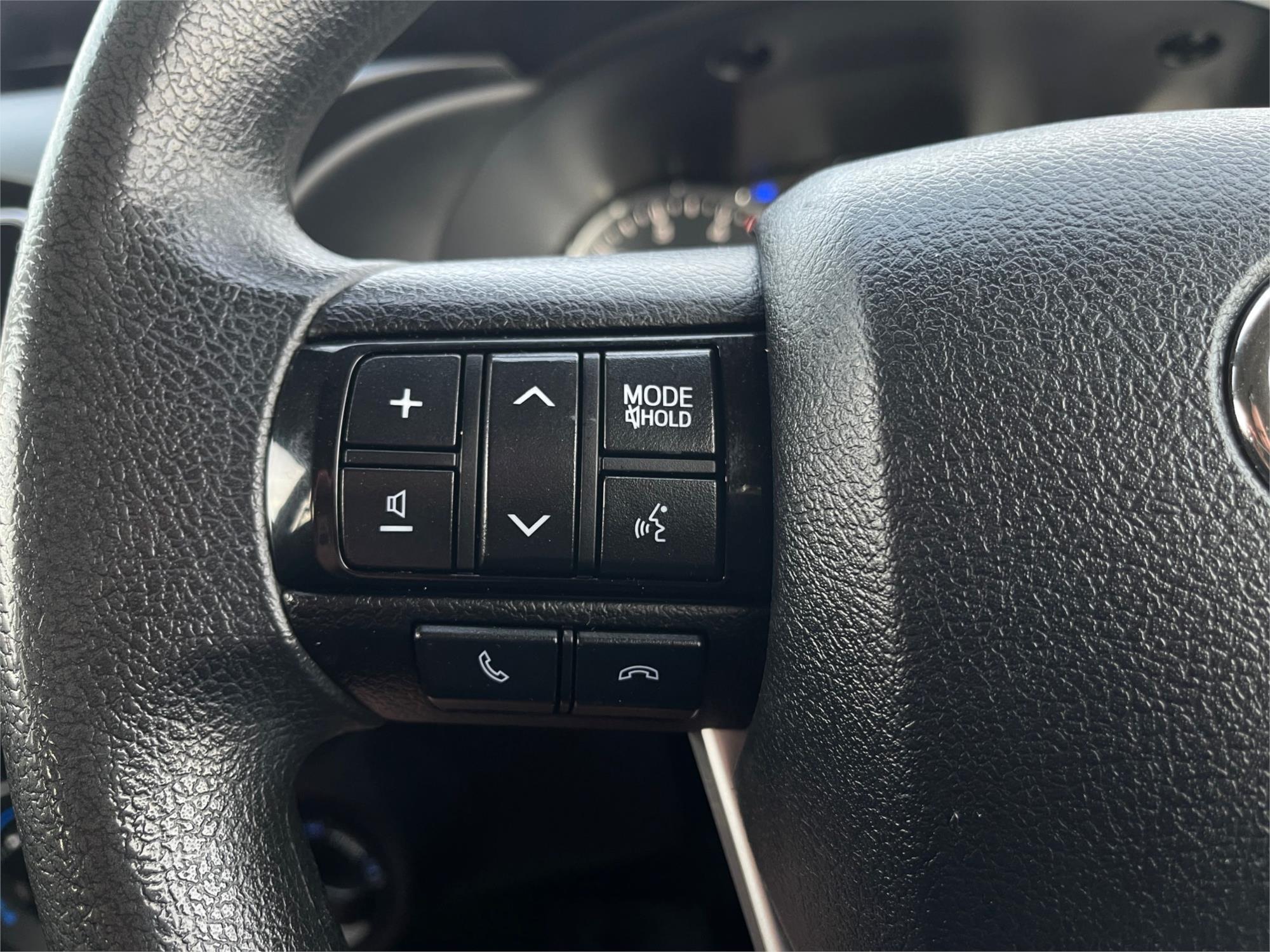 
								2021 Toyota Hilux SR full									