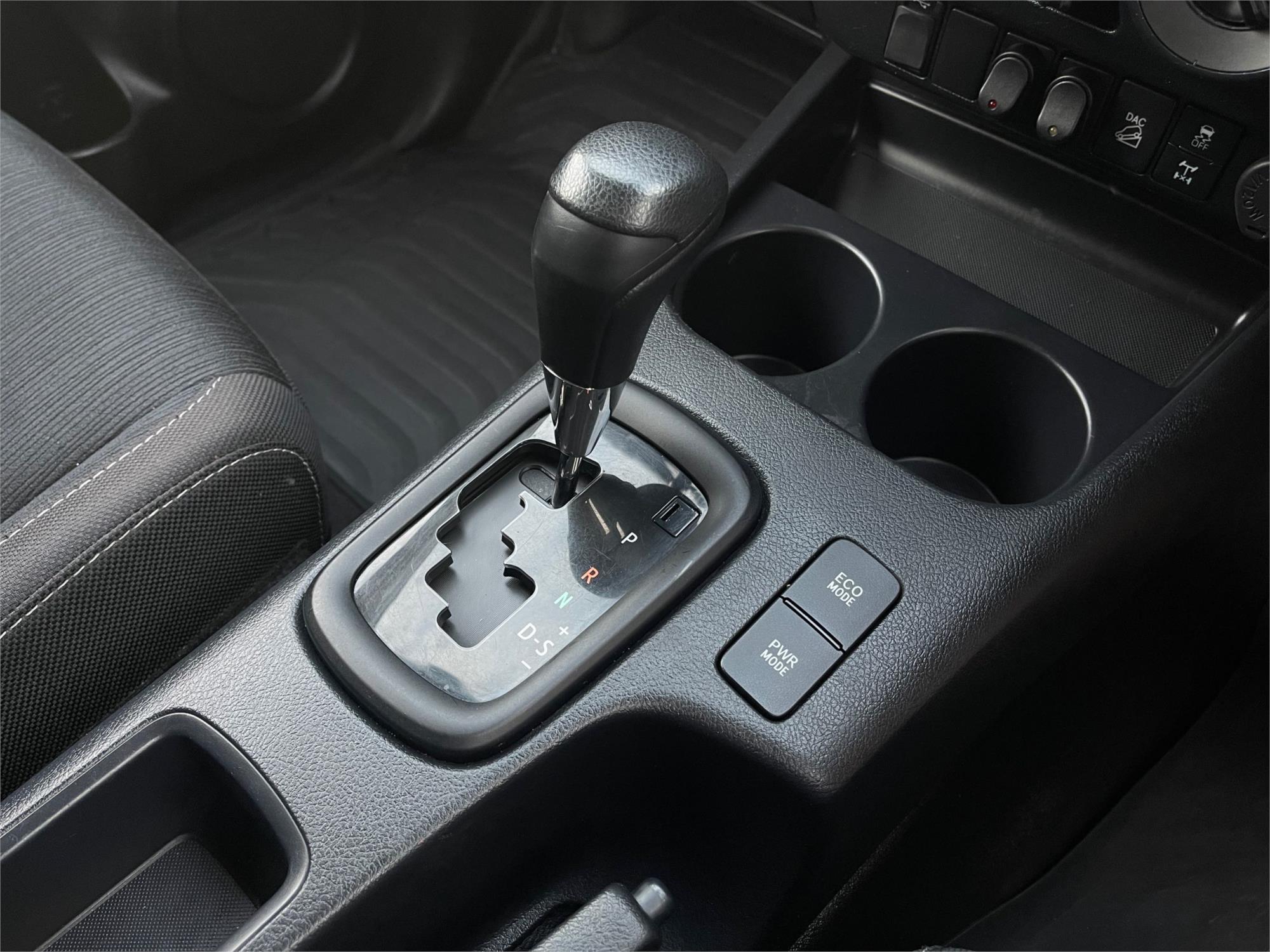 
								2021 Toyota Hilux SR full									