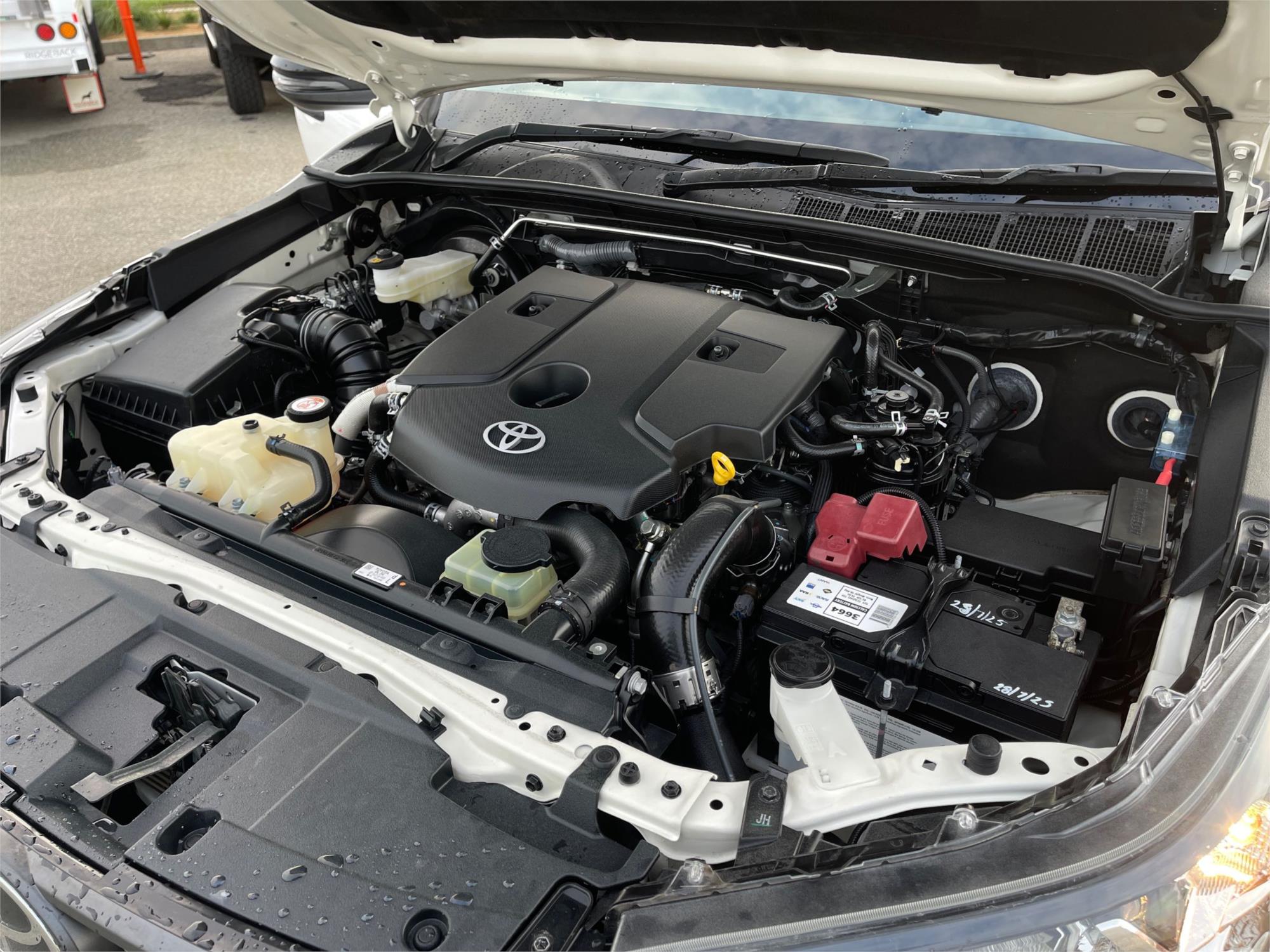 
								2021 Toyota Hilux SR full									