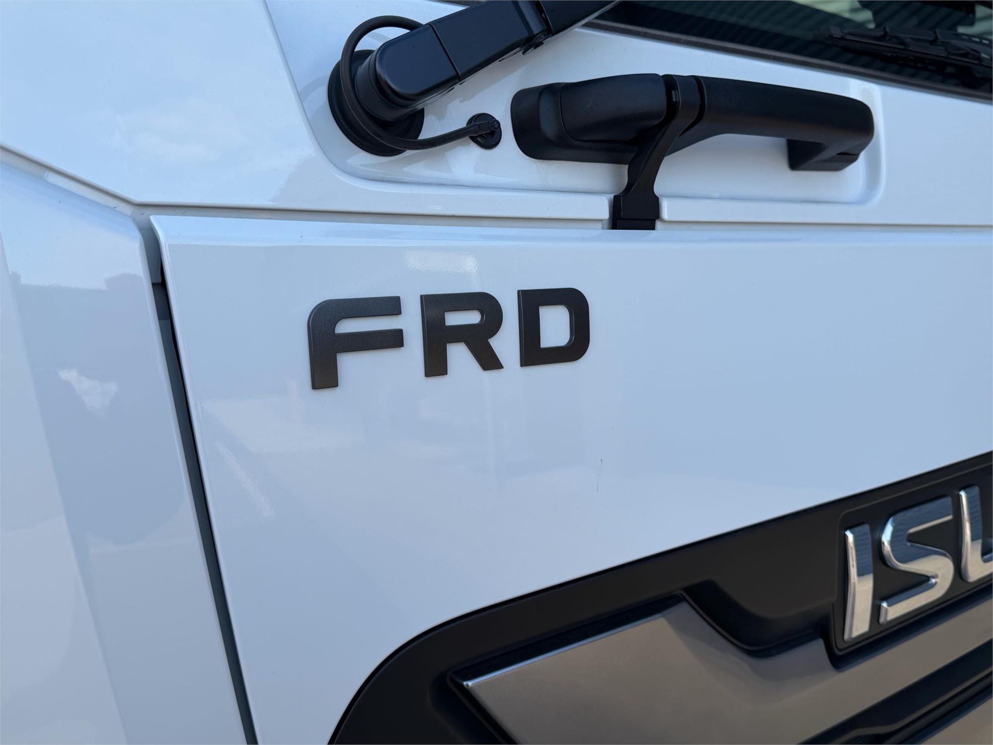 
								2025 Isuzu F Series full									