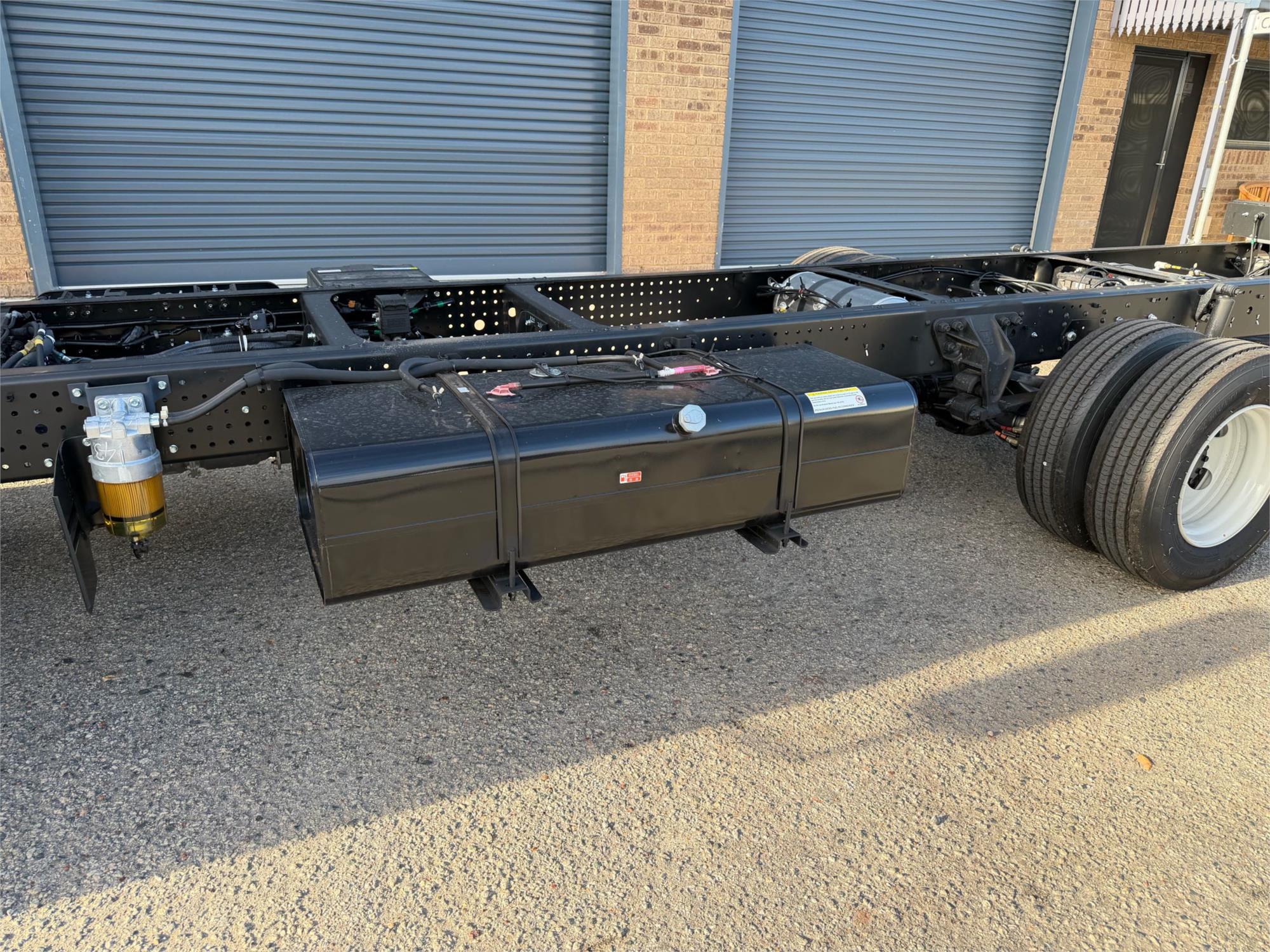 
								2025 Isuzu F Series full									