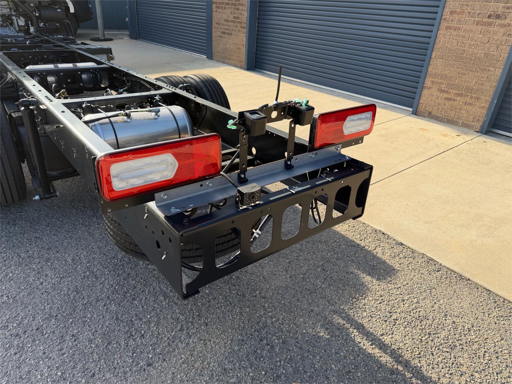 
								2025 Isuzu F Series full									