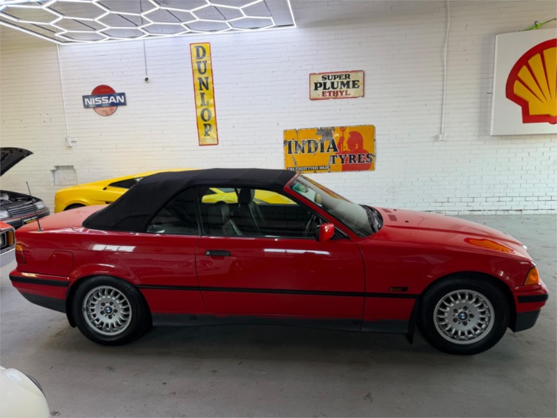 
								BMW 3 Series Convertible 325i E36 (1994) full									