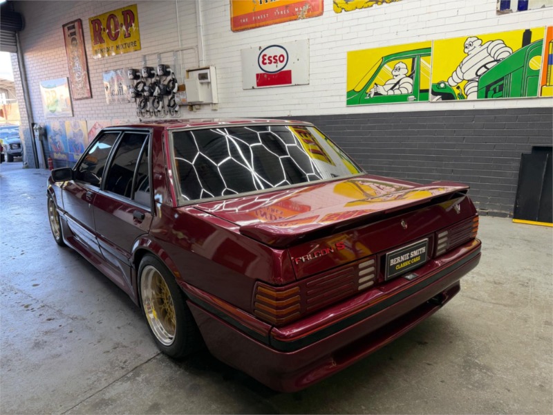 
								Ford Falcon Sedan (1985) full									