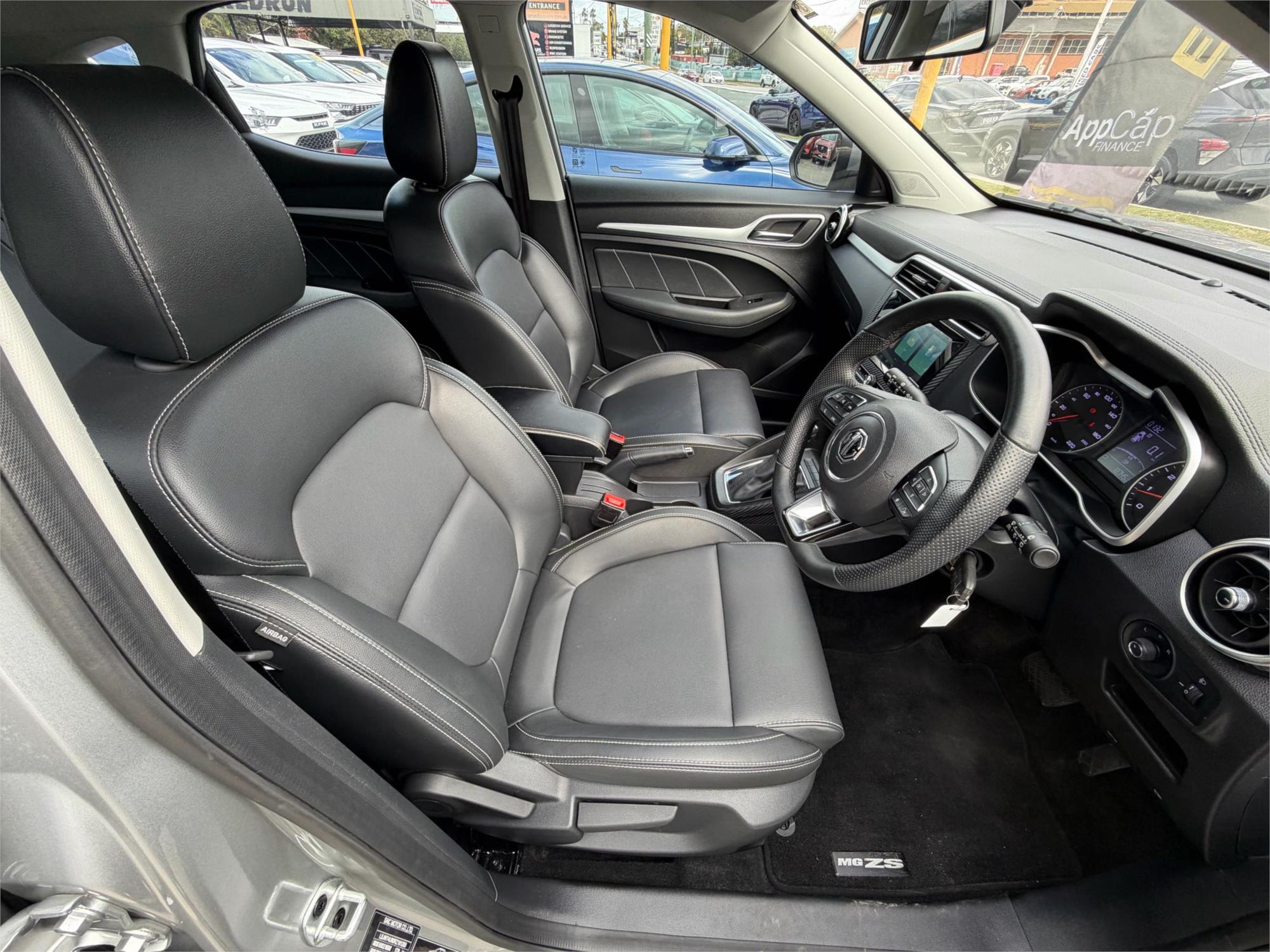 
								2023 MG ZS EXCITE full									