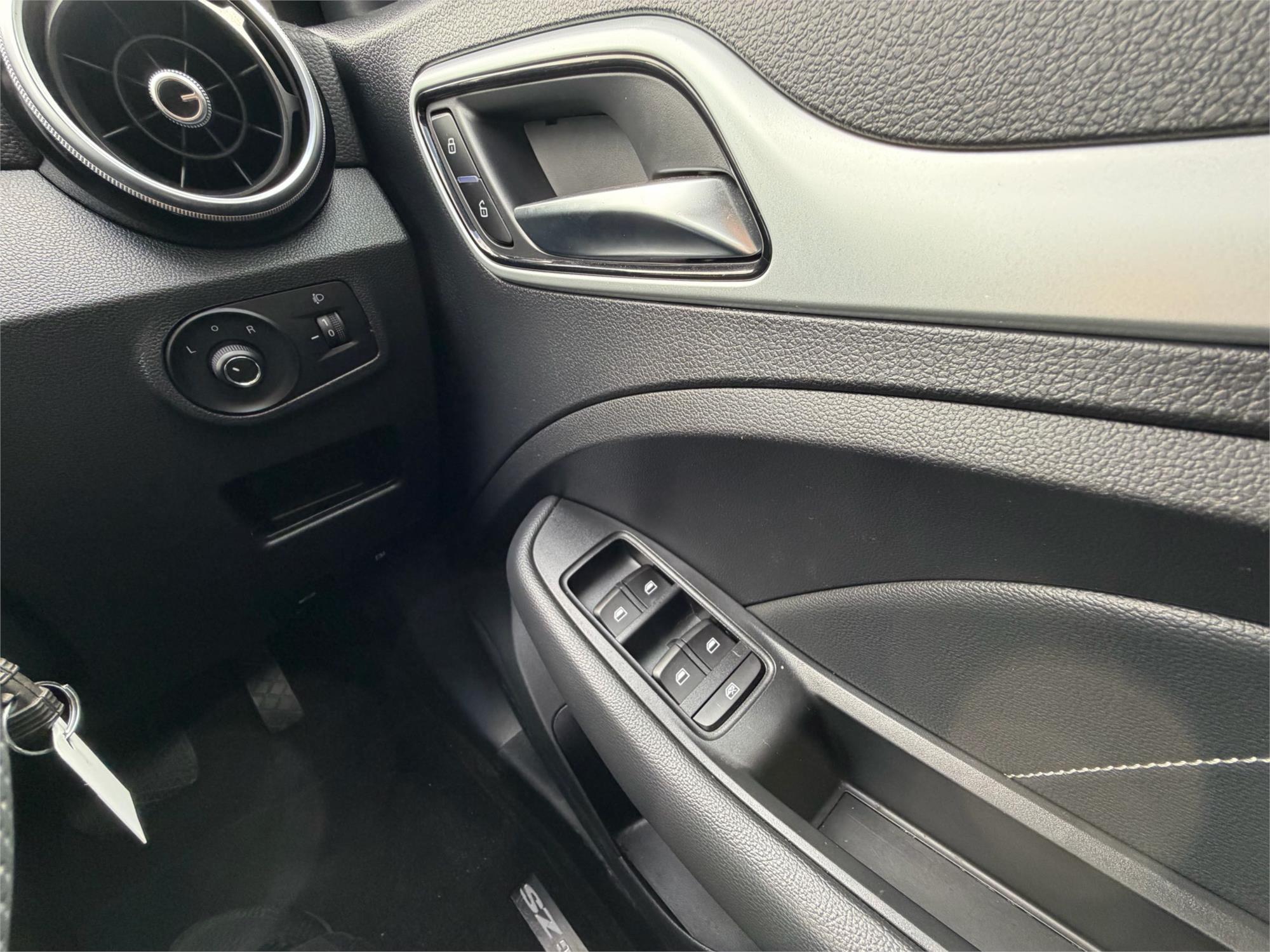 
								2023 MG ZS EXCITE full									