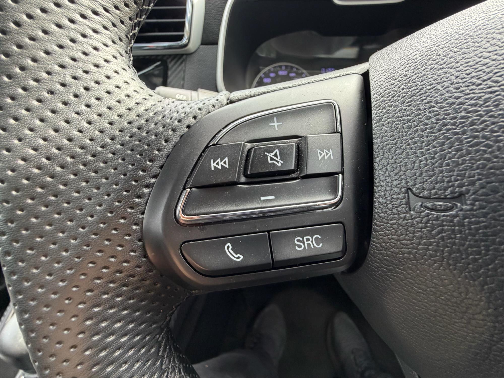 
								2023 MG ZS EXCITE full									