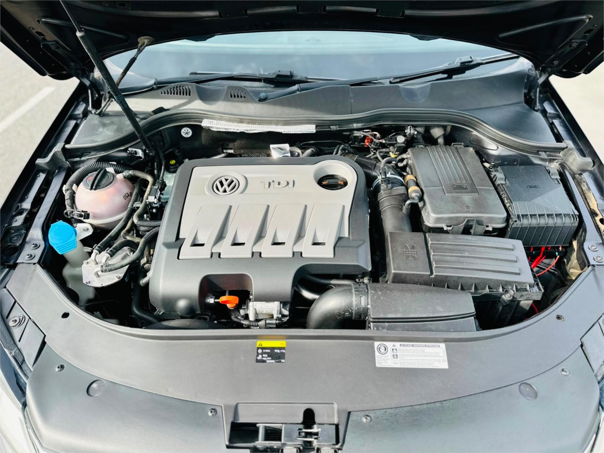 
								2013 VOLKSWAGEN PASSAT 130 TDI HIGHLINE full									