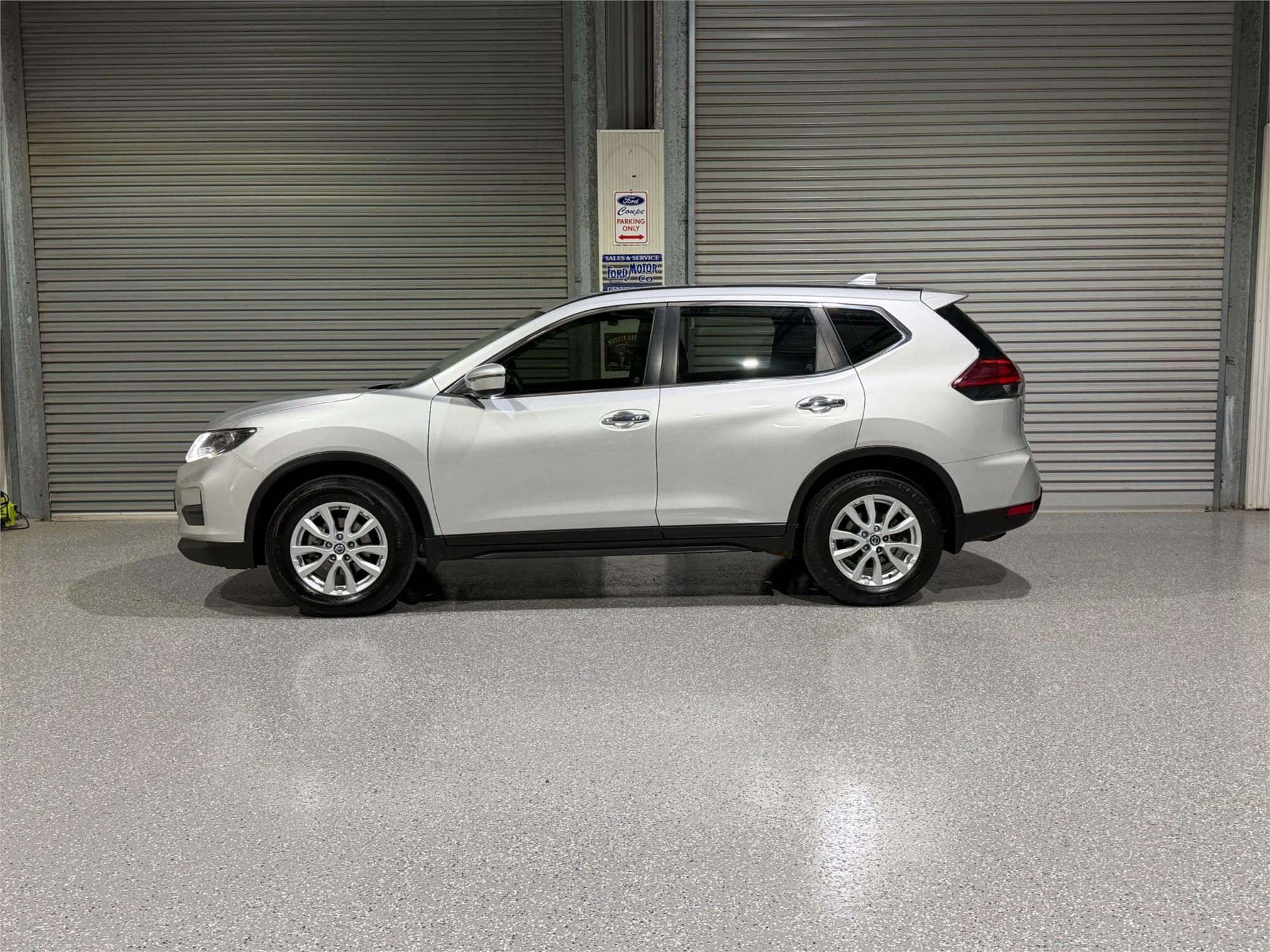 
								2022 Nissan X-TRAIL ST full									