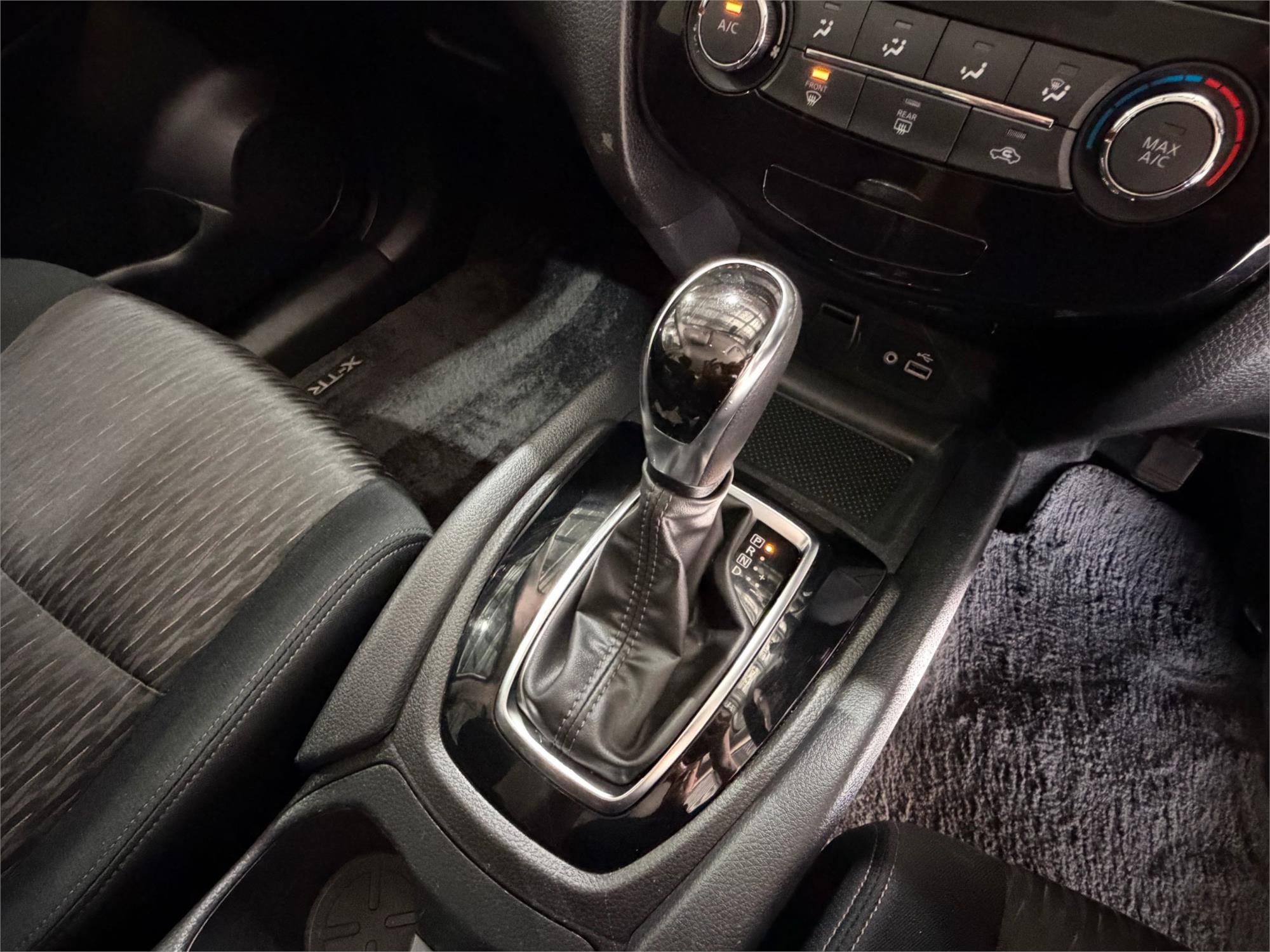 
								2022 Nissan X-TRAIL ST full									