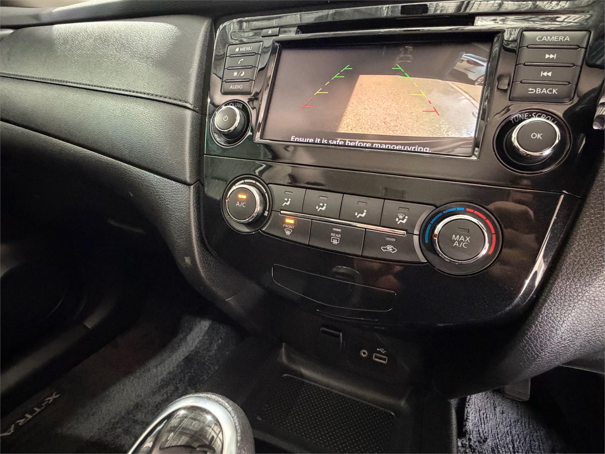 
								2022 Nissan X-TRAIL ST full									