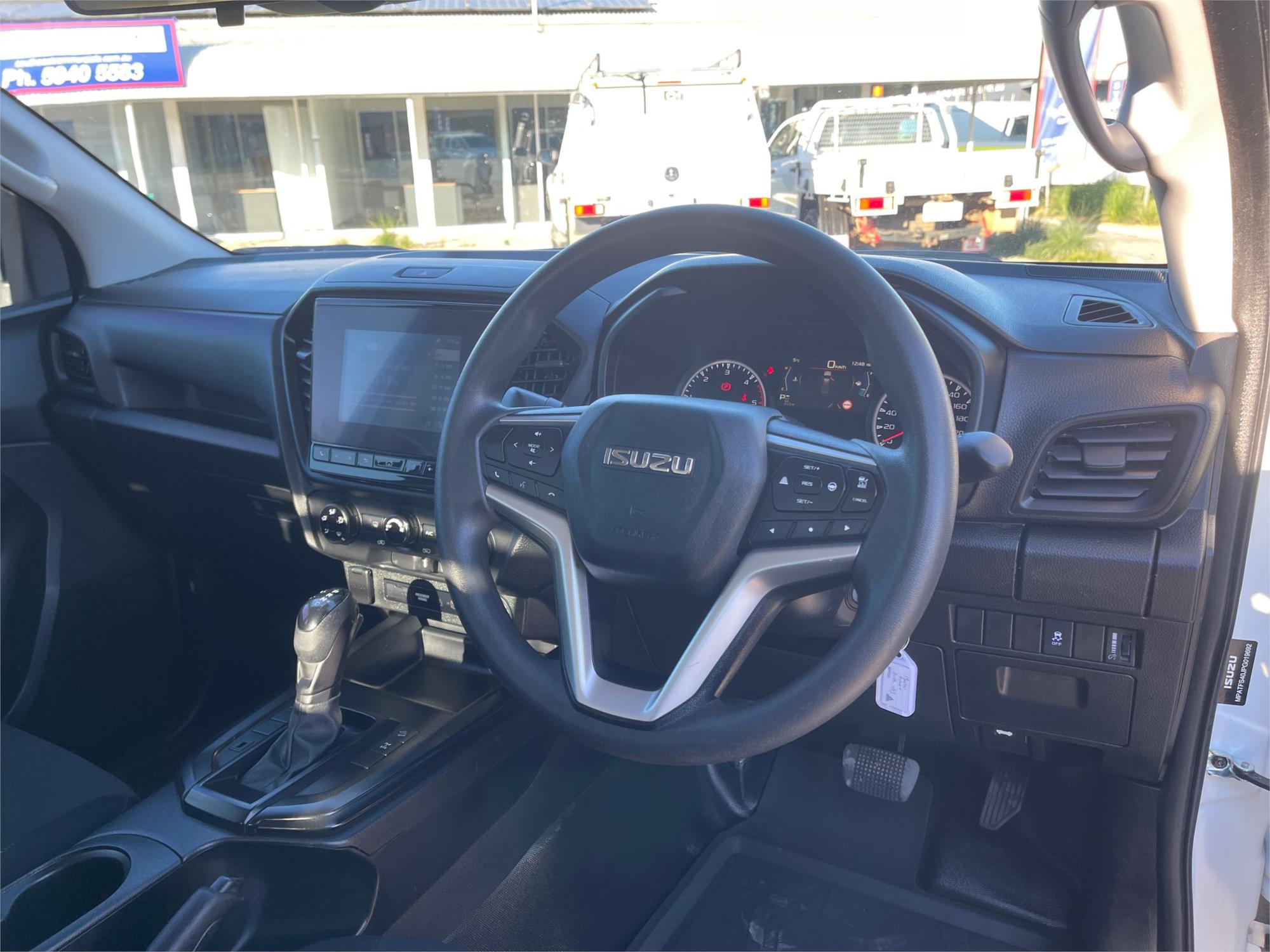 
								2024 Isuzu D-MAX SX full									