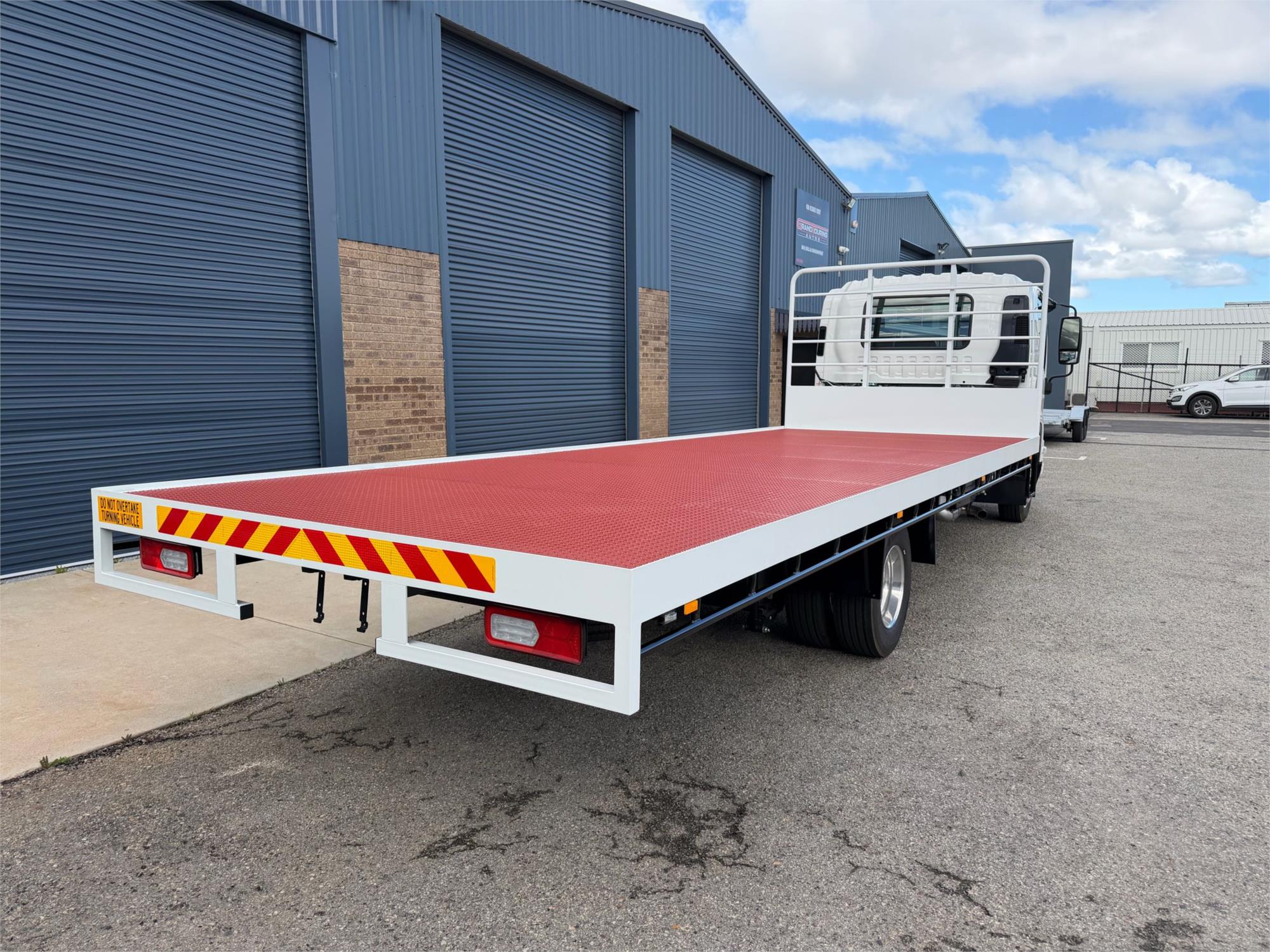 
								2025 Isuzu F Series full									
