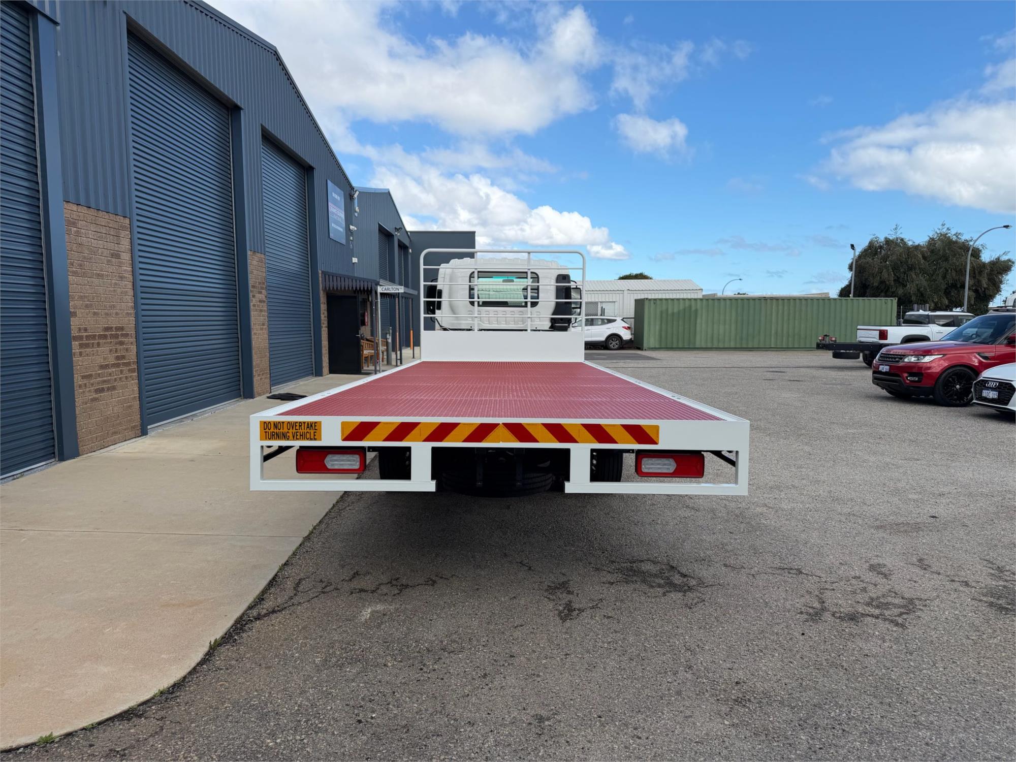
								2025 Isuzu F Series full									
