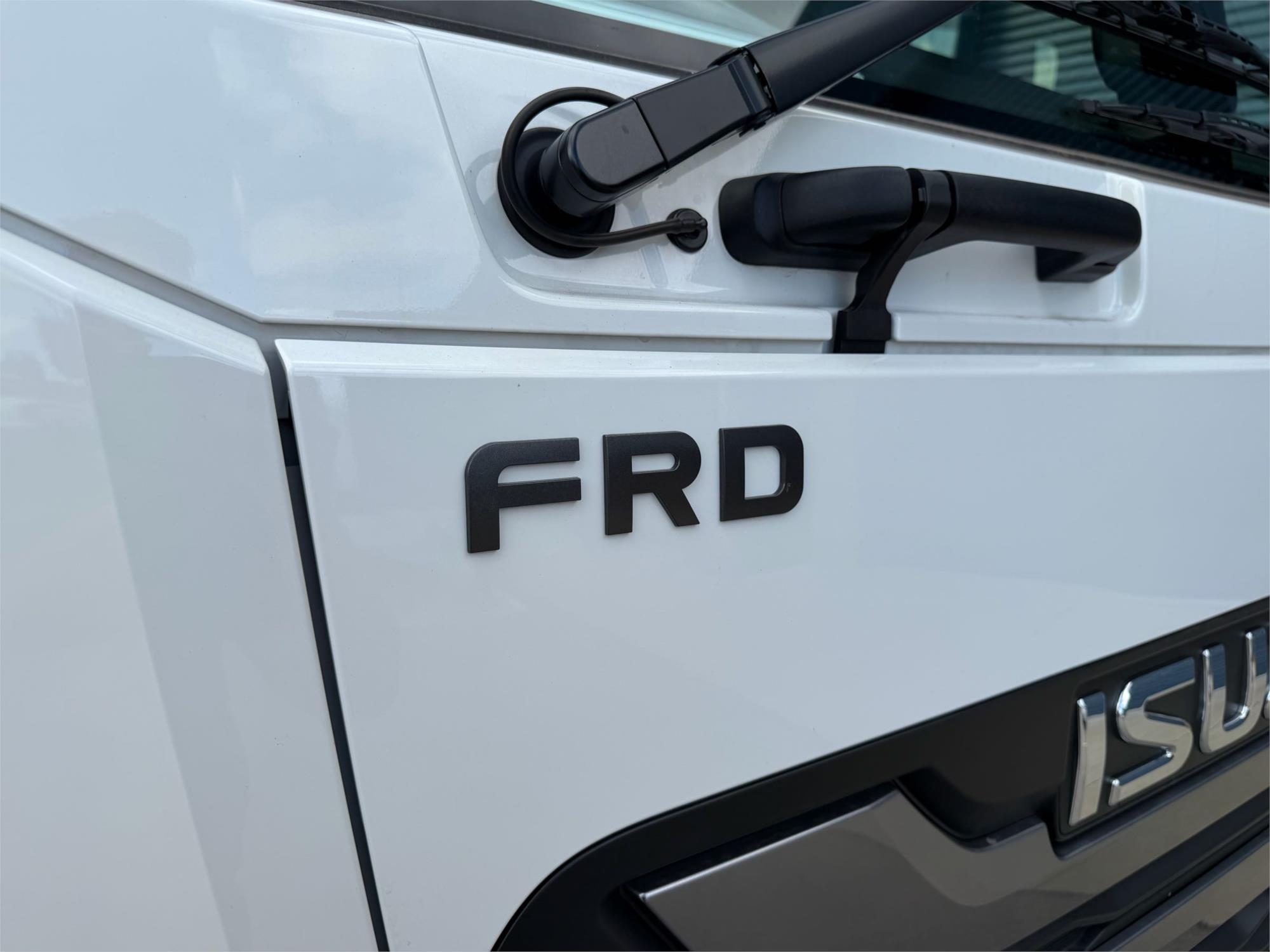 
								2025 Isuzu F Series full									